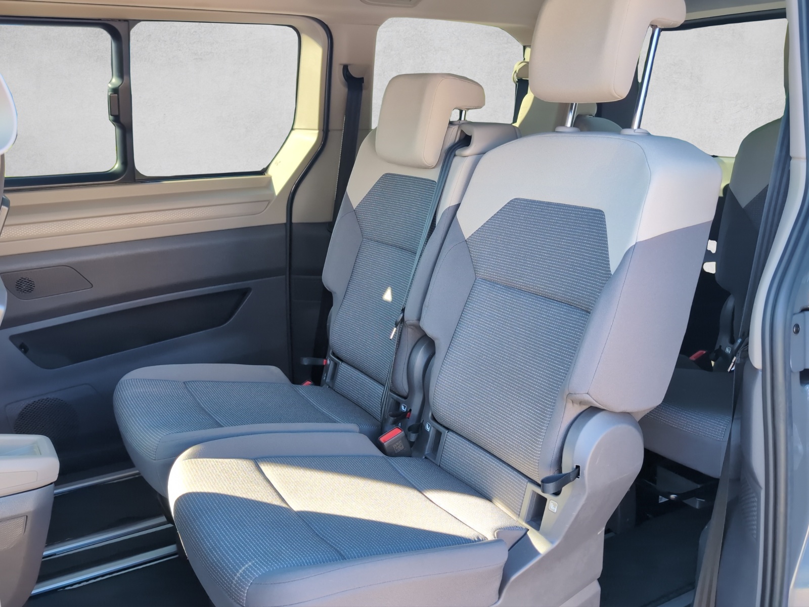 VW Multivan 1.4 eHybrid Liberty DSG — slika 10