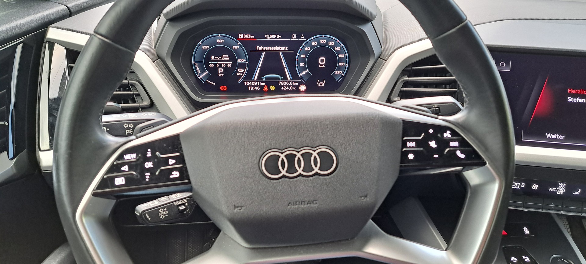 AUDI 40 Sportback-image-5