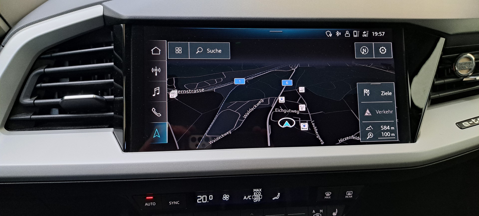 AUDI 40 Sportback-image-14