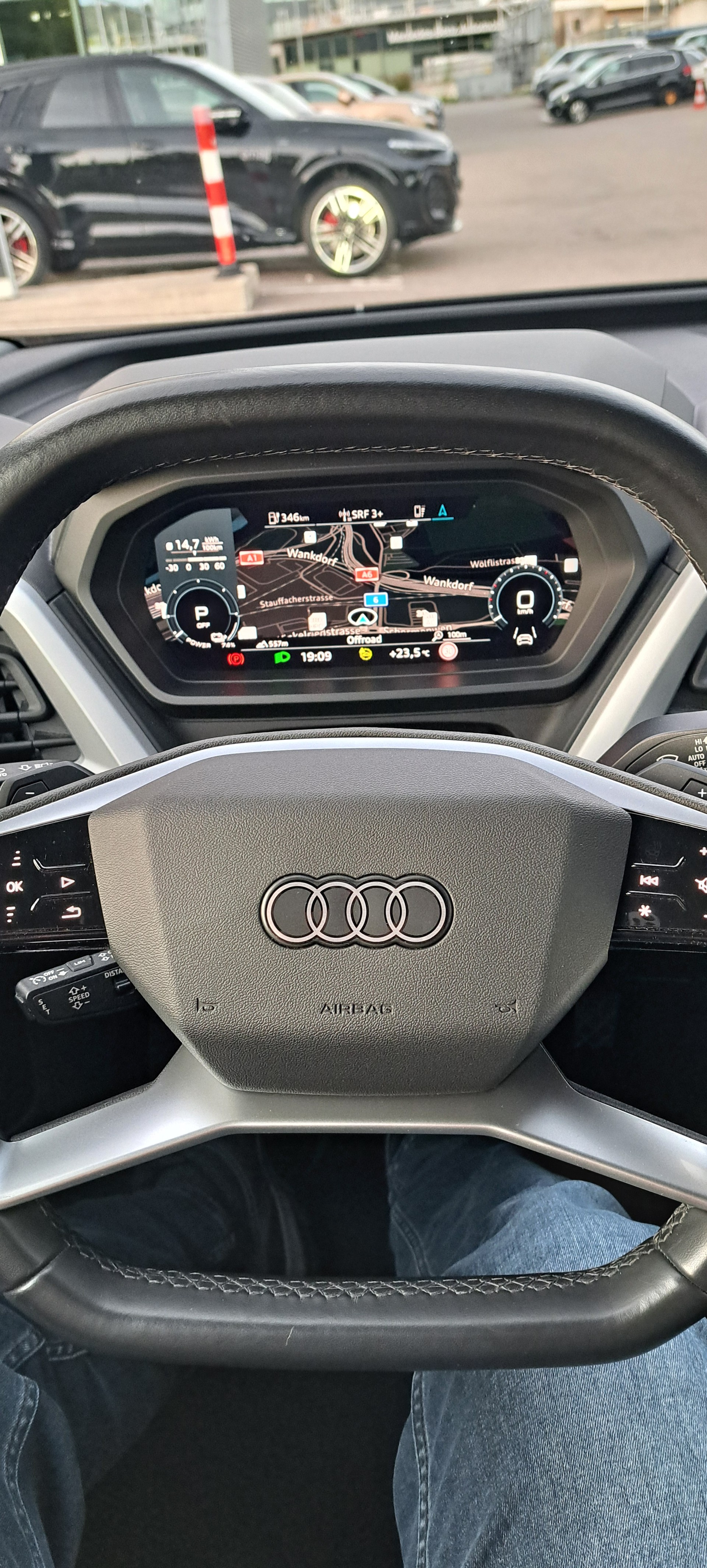 AUDI Q4 e-tron 40 Sportback-image-8