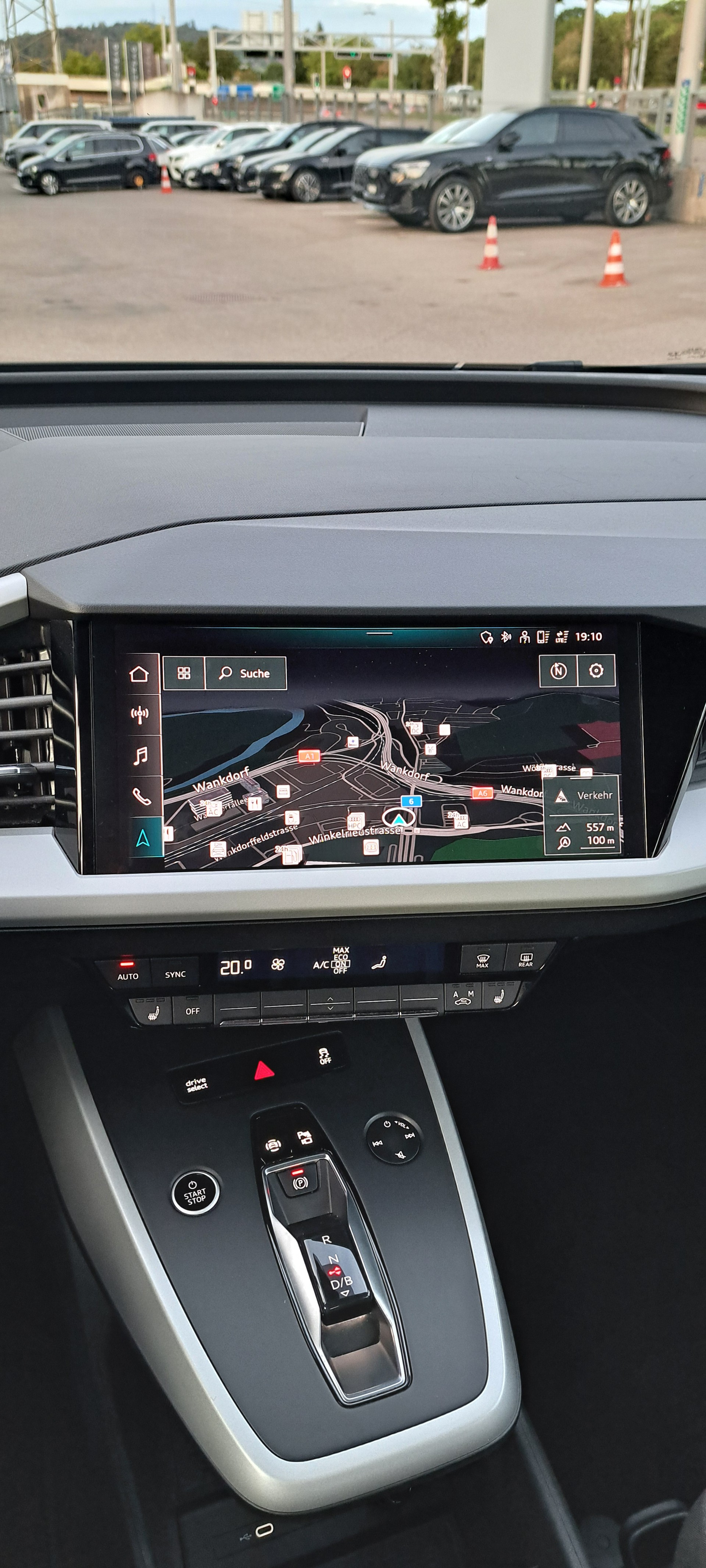 AUDI Q4 e-tron 40 Sportback-image-9