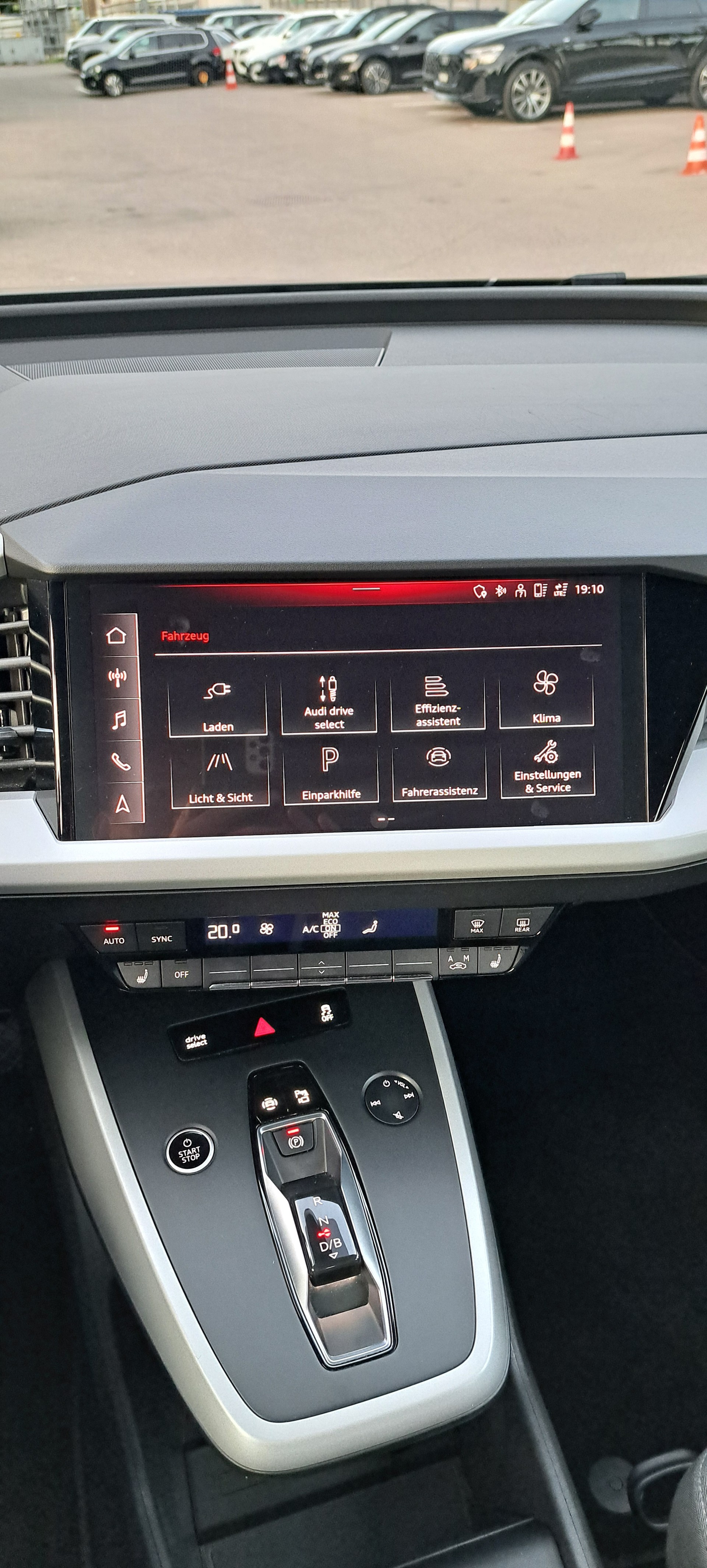 AUDI Q4 e-tron 40 Sportback-image-6