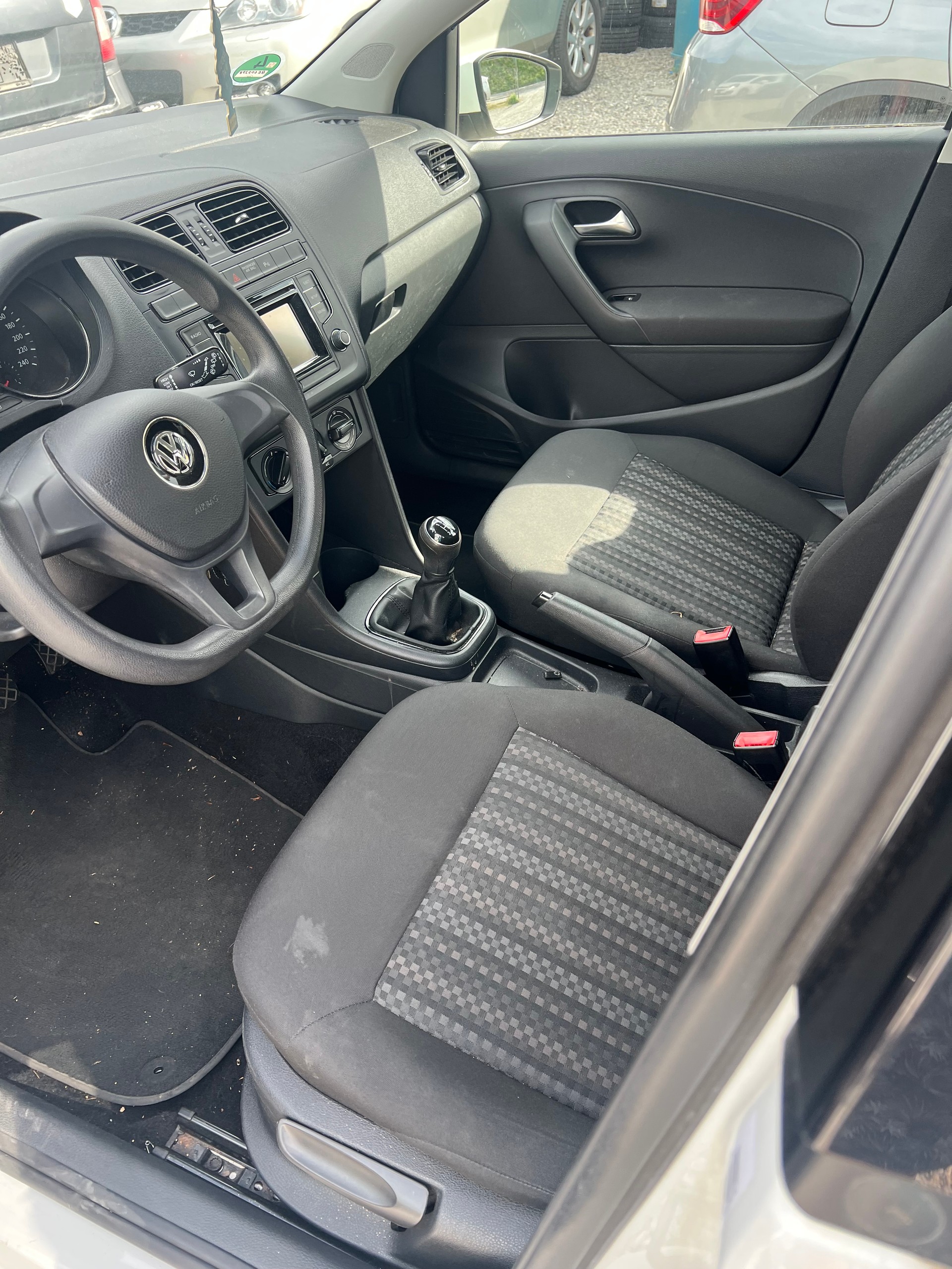VW Polo 1.0 BMT Trendline-image-8