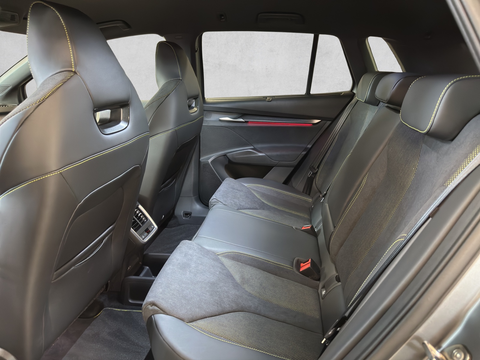 SKODA Elroq RS Matt Edition 4x4-image-11