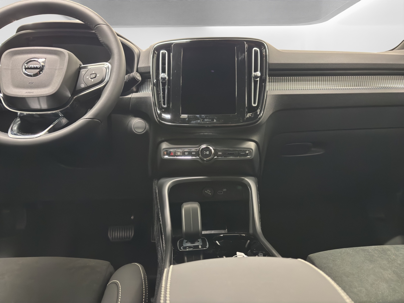 VOLVO EX40 Twin Black Edition AWD-image-8