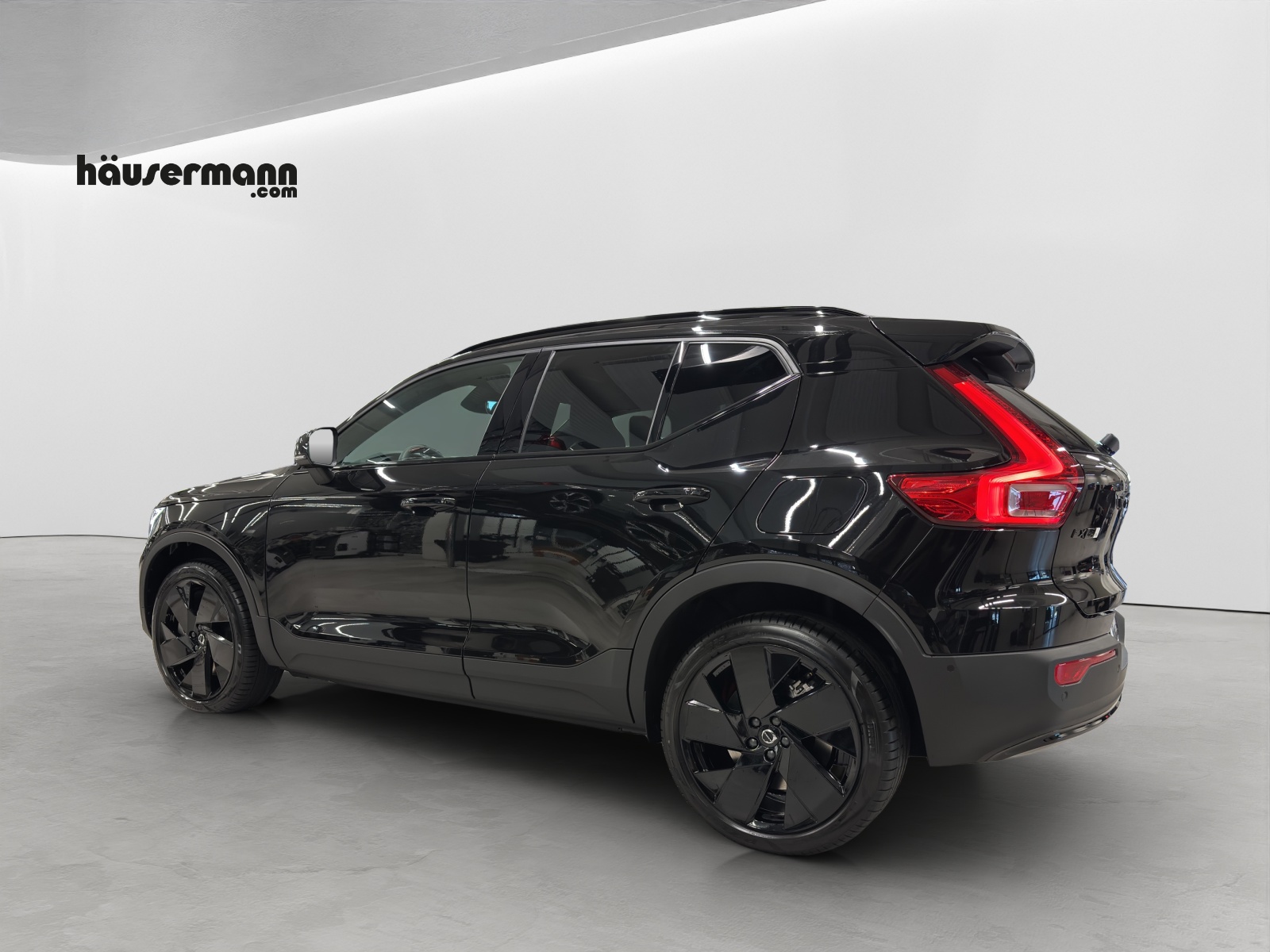 VOLVO EX40 Twin Black Edition AWD-showroom-element-2