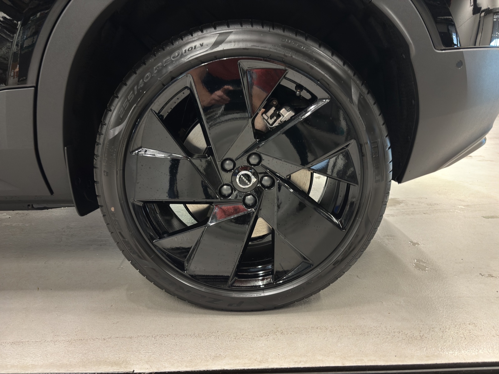 VOLVO EX40 Twin Black Edition AWD-image-15