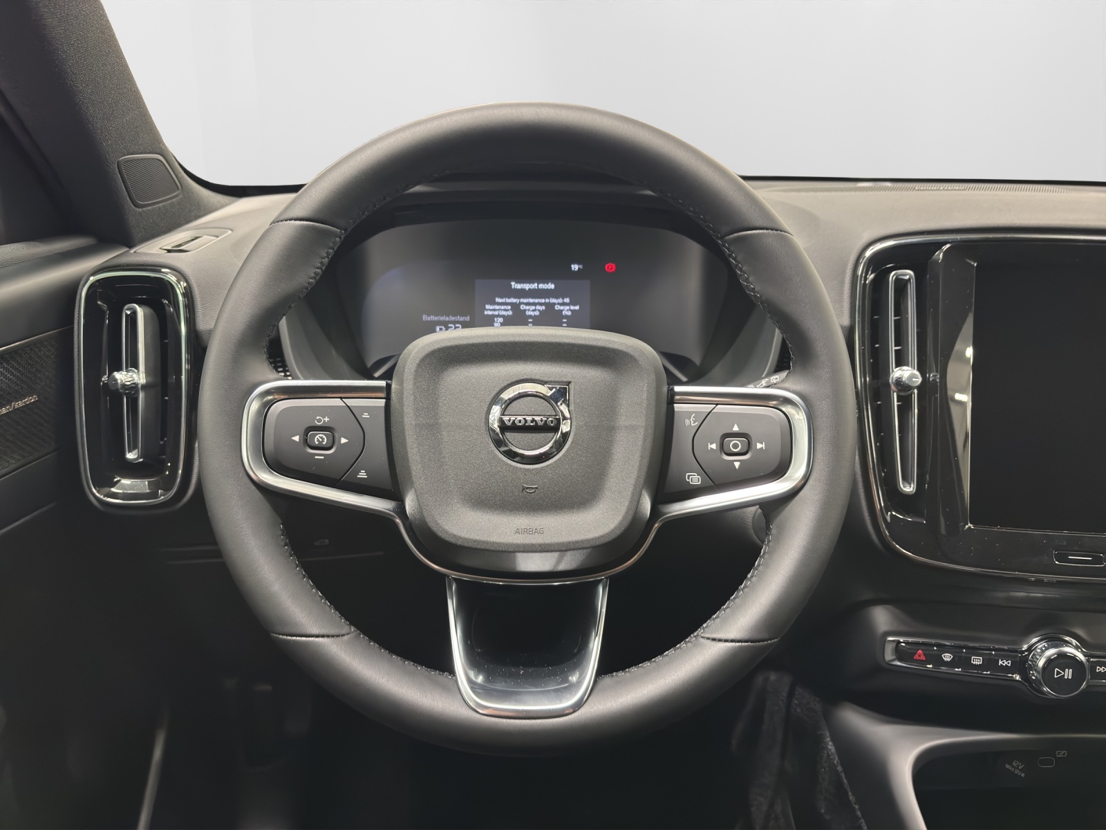 VOLVO EX40 Twin Black Edition AWD-image-7