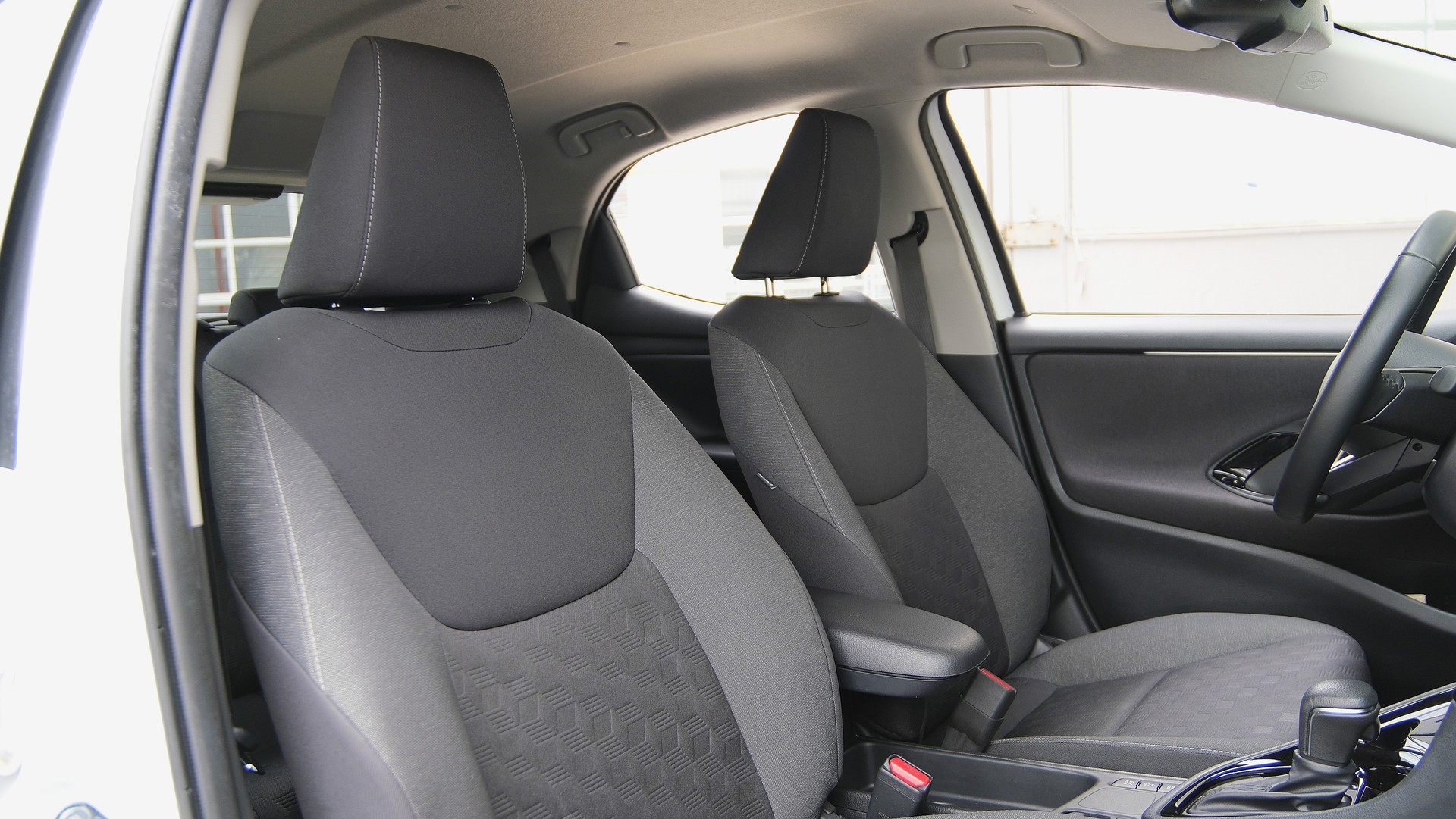 TOYOTA Yaris 1.5 Trend e-CVT-image-15
