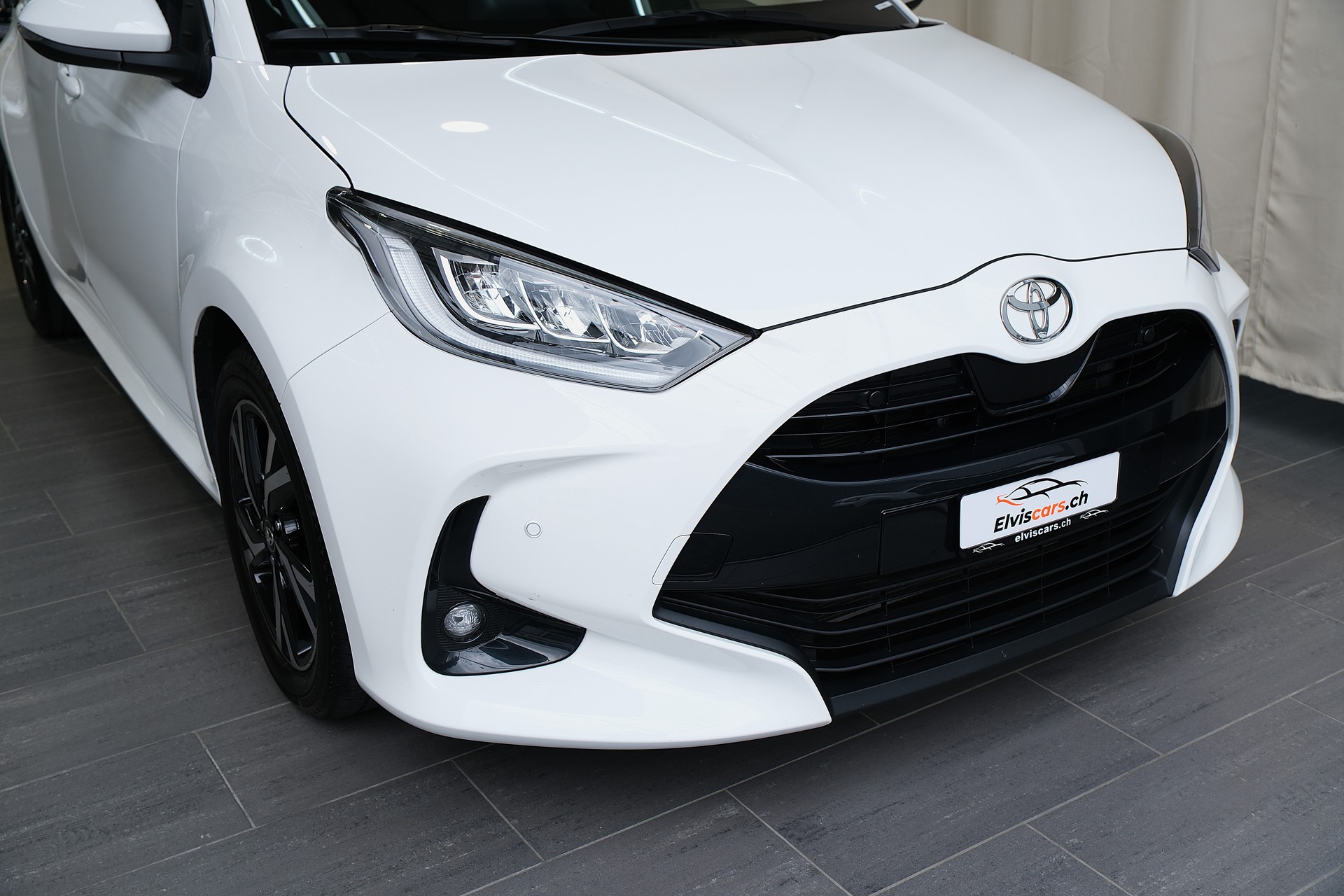 TOYOTA Yaris 1.5 Trend e-CVT-image-28