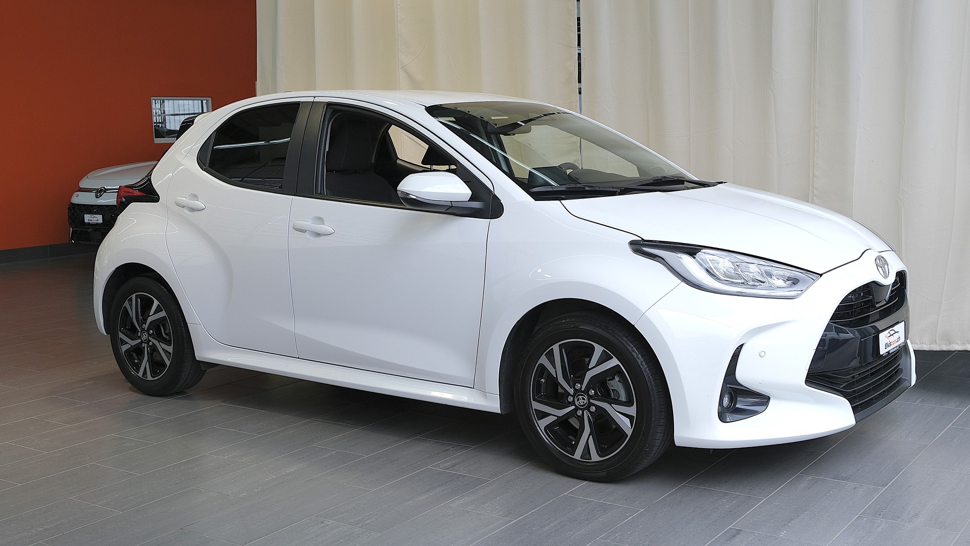 TOYOTA Yaris 1.5 Trend e-CVT-image-26