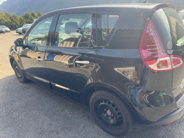RENAULT Scénic 1.4 16V Turbo Bose-image-6