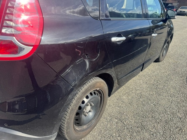 RENAULT Scénic 1.4 16V Turbo Bose-image-12