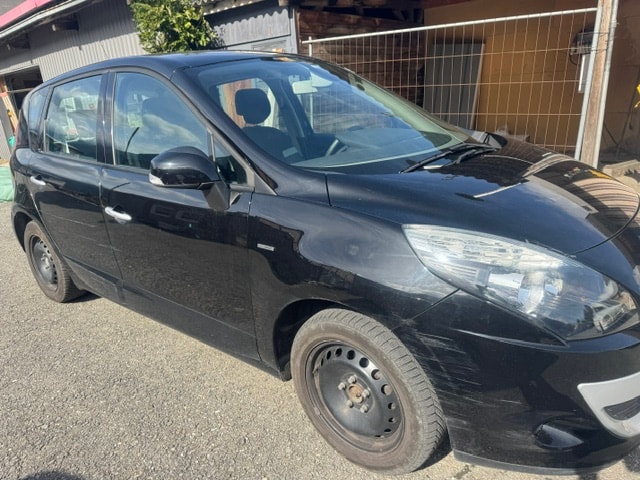 RENAULT Scénic 1.4 16V Turbo Bose-image-11