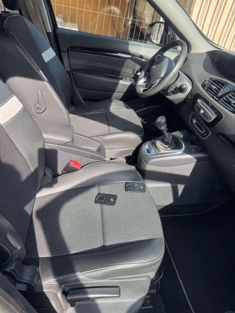 RENAULT Scénic 1.4 16V Turbo Bose-image-13