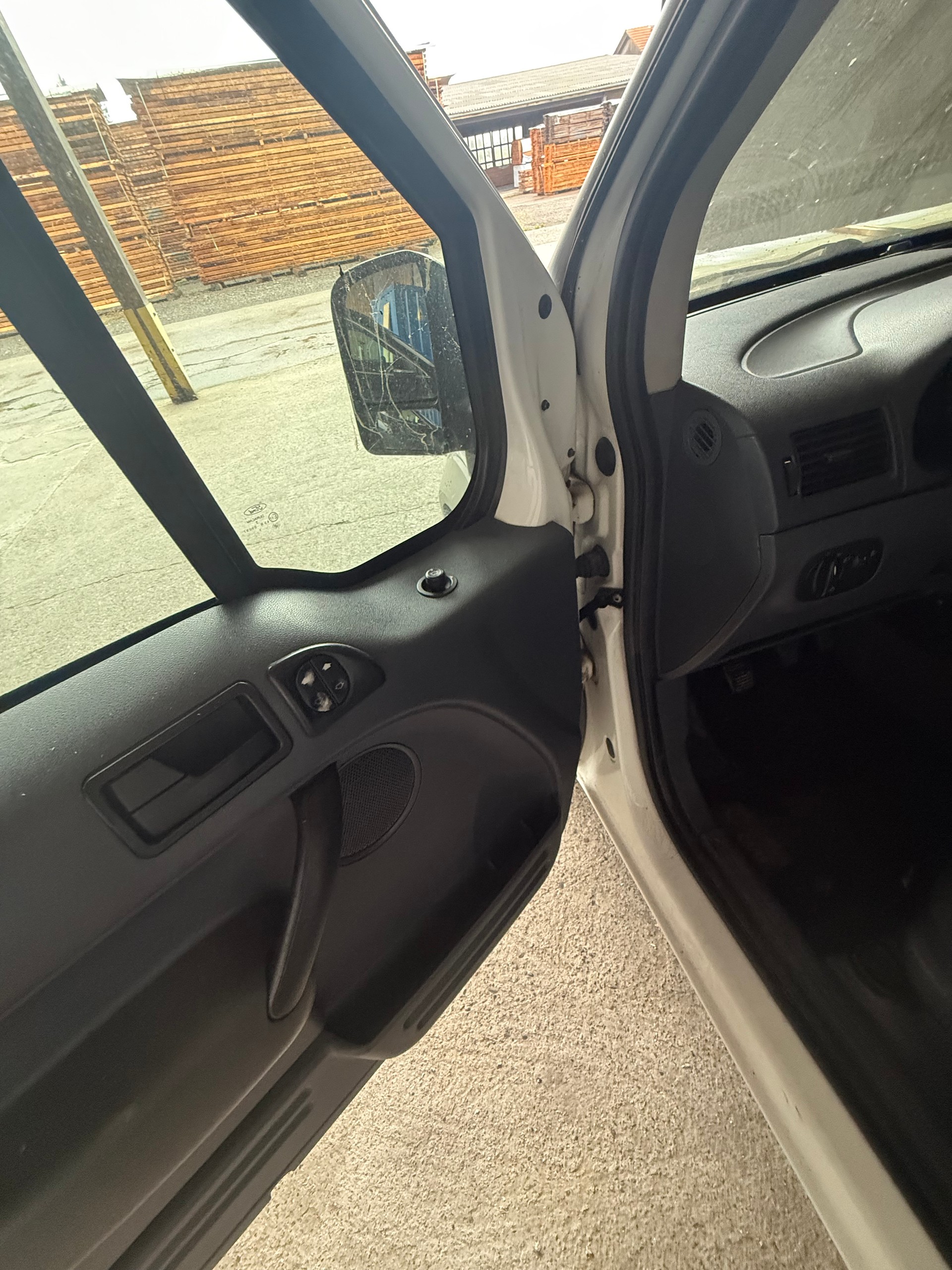 FORD Transit Connect T 220S TDCi 1.8-image-9