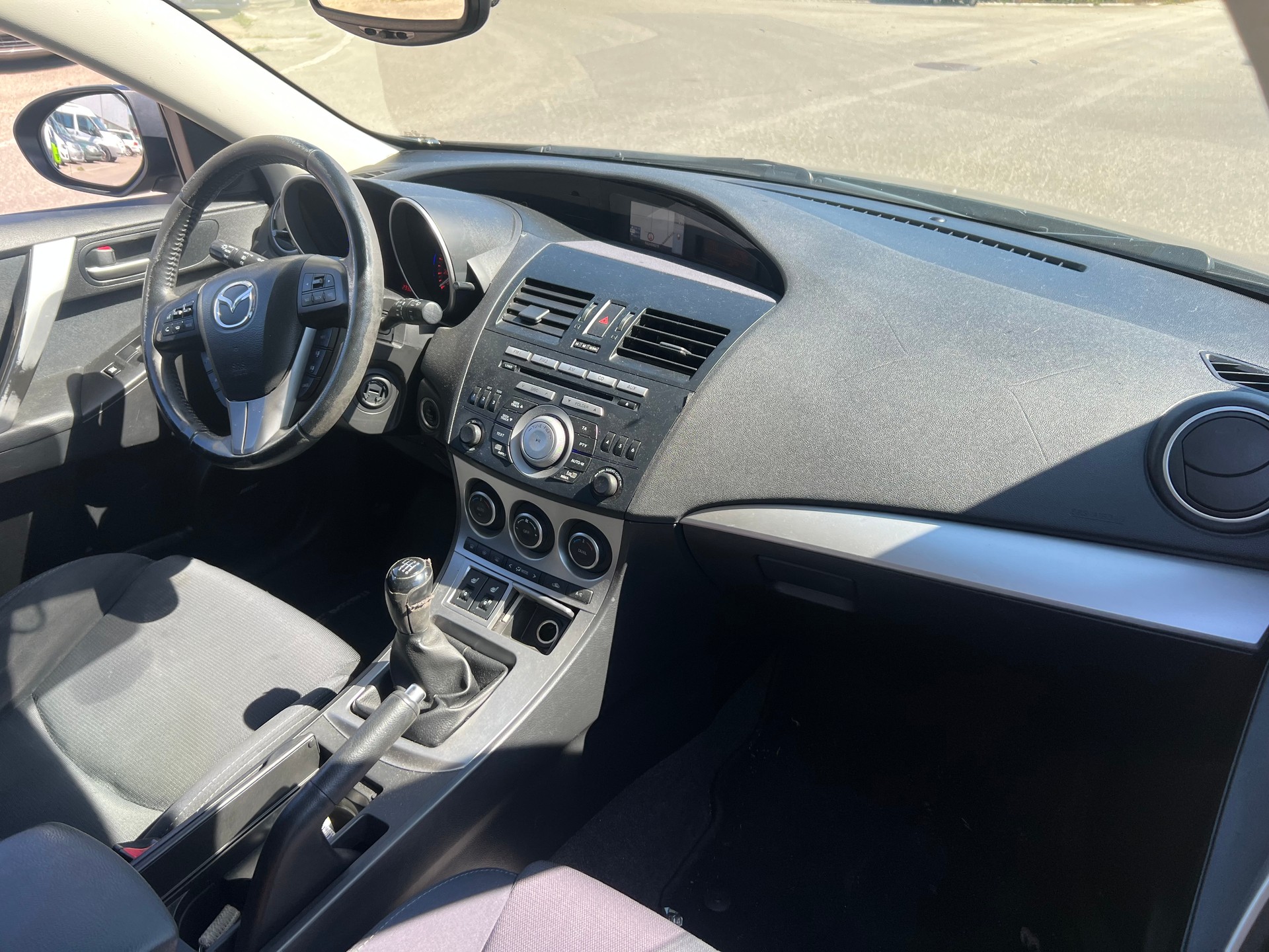 MAZDA 3 2.2 16V CD Sport-image-11