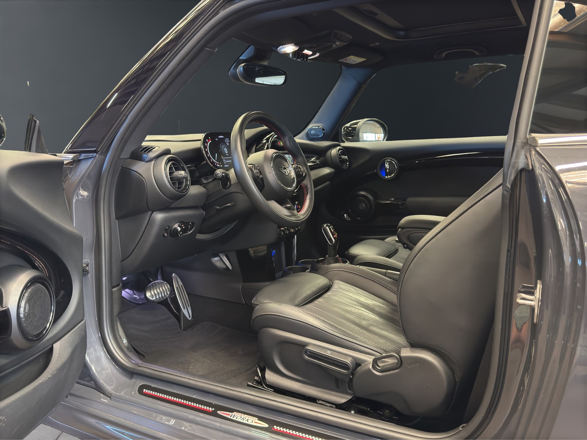 MINI Cooper John Cooper Works Steptronic-image-8