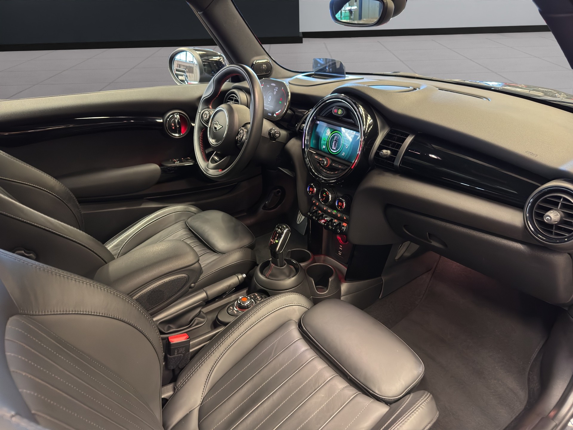 MINI Cooper John Cooper Works Steptronic-image-14