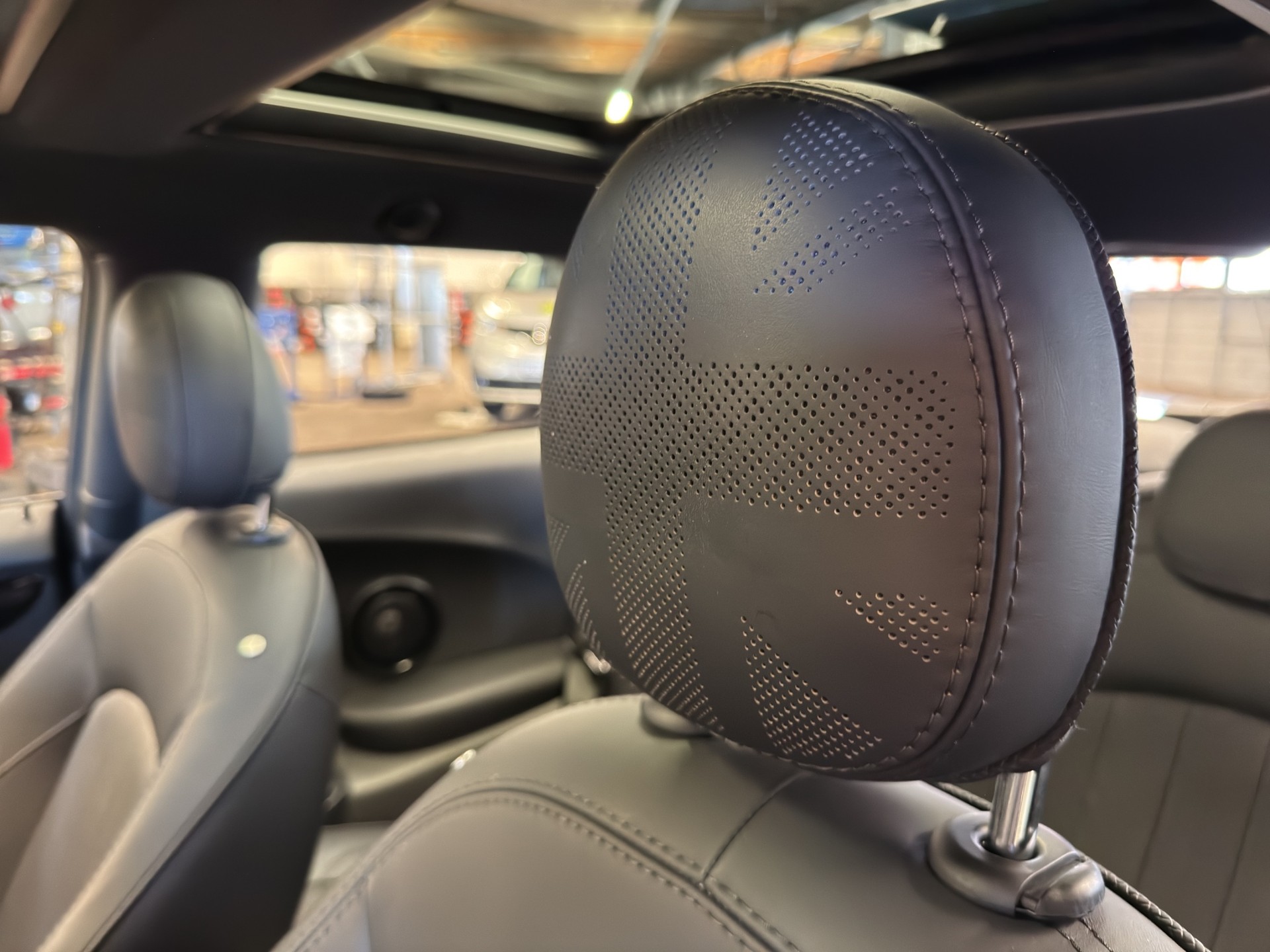 MINI Cooper John Cooper Works Steptronic-image-24