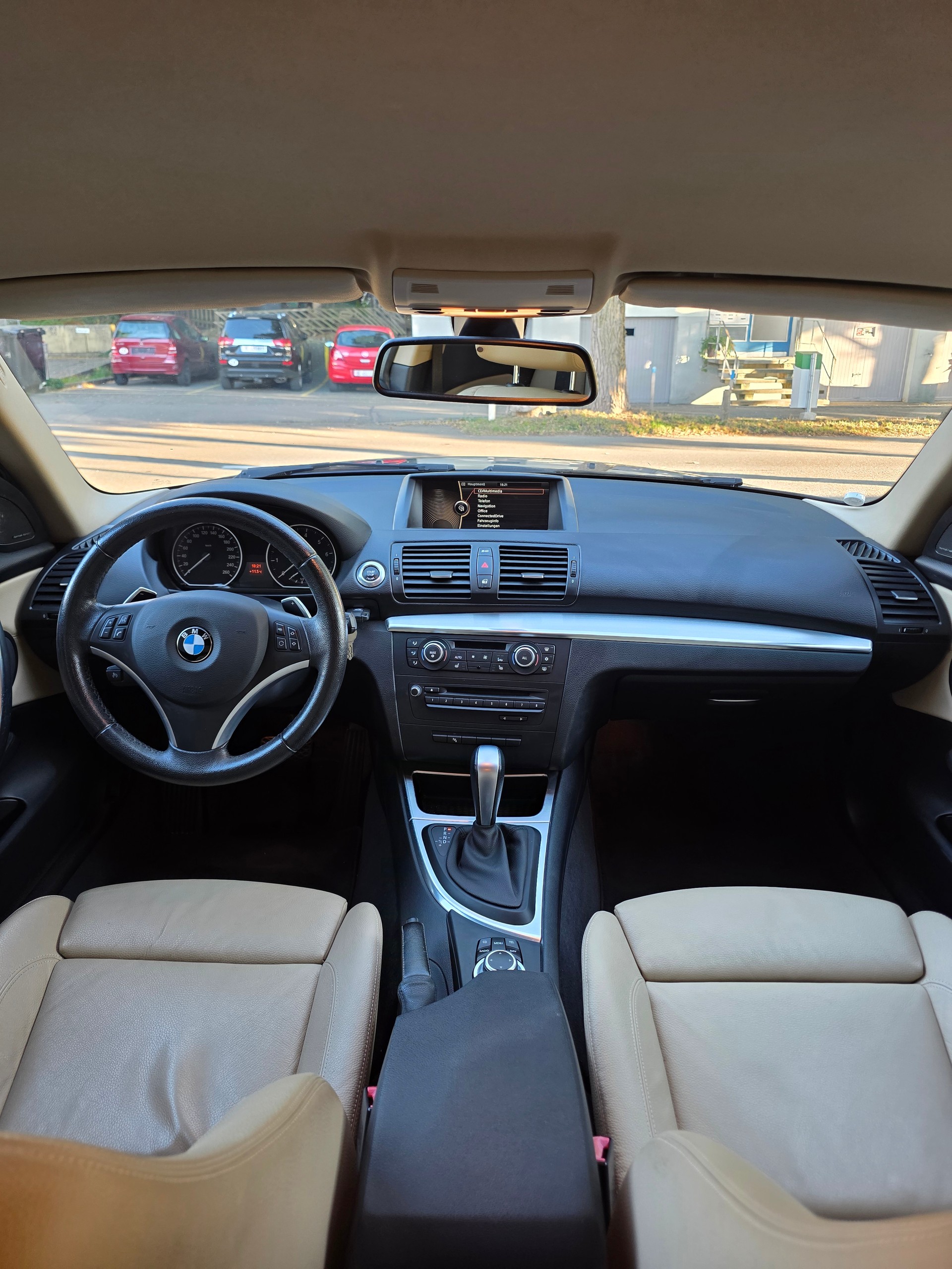 BMW 120i Coupé Steptronic *Facelift *Automat *Beige interior sehr gepflegt *Harmankardon *Xenon-image-12