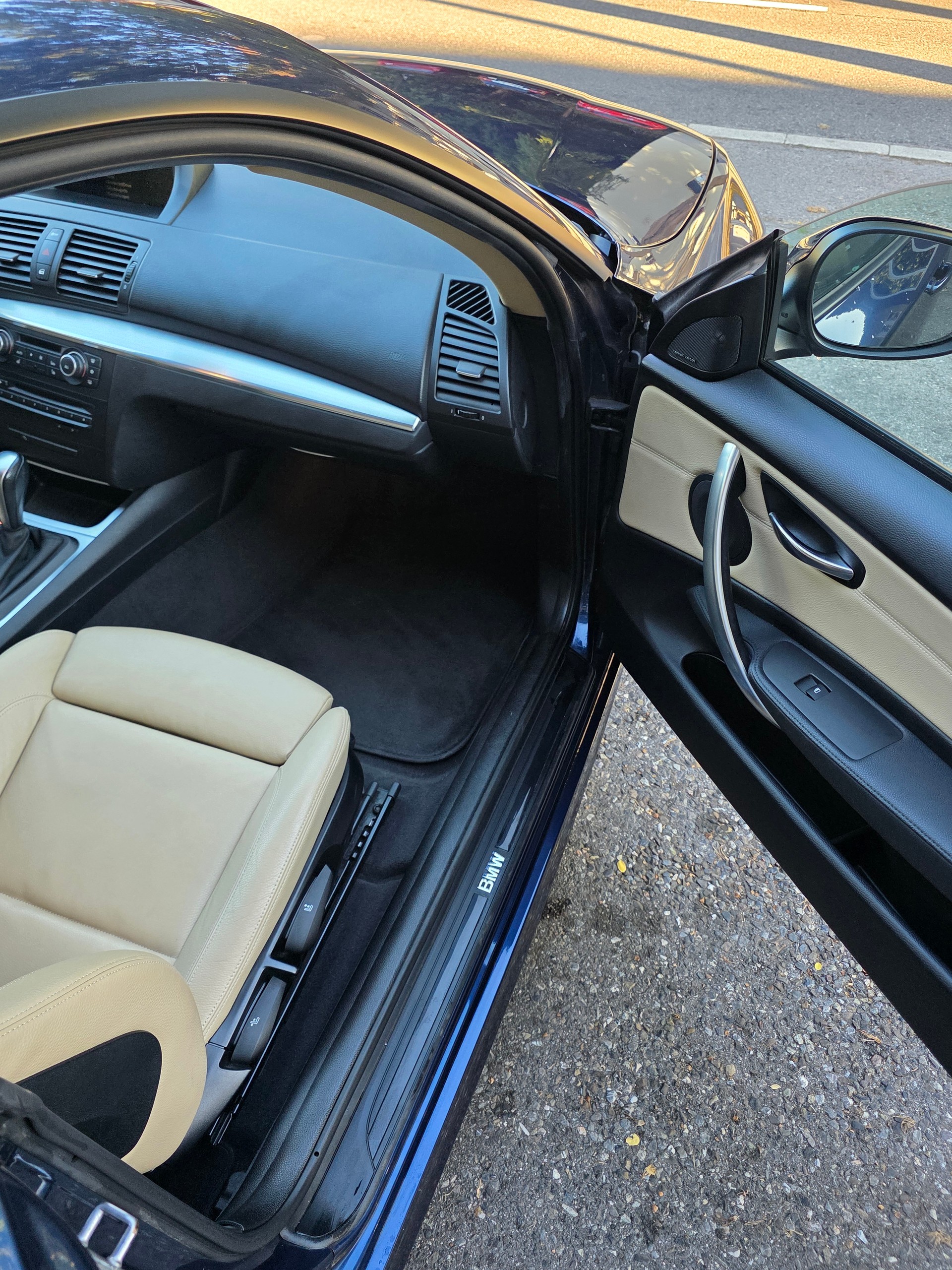 BMW 120i Coupé Steptronic *Facelift *Automat *Beige interior sehr gepflegt *Harmankardon *Xenon-image-10