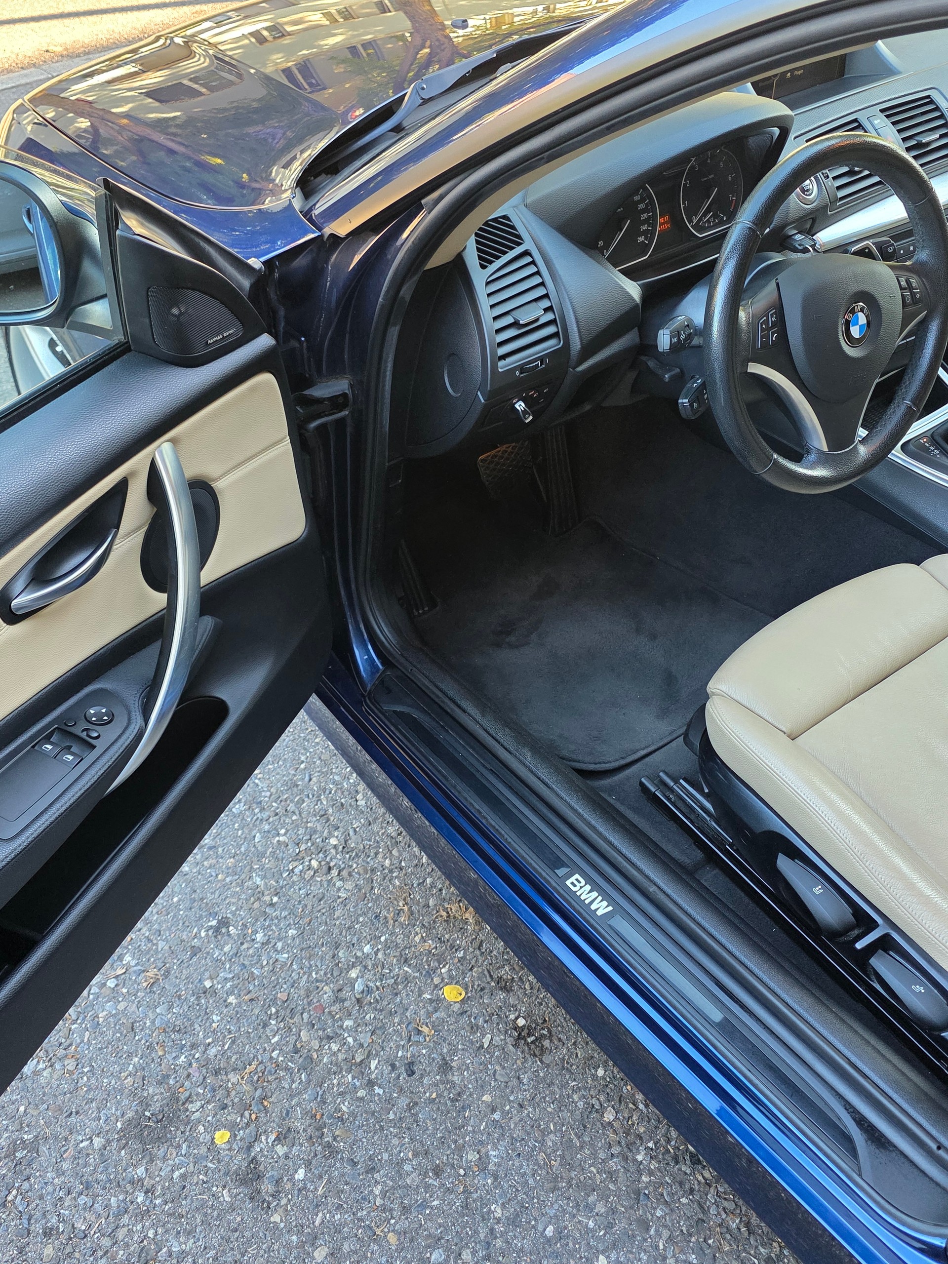 BMW 120i Coupé Steptronic *Facelift *Automat *Beige interior sehr gepflegt *Harmankardon *Xenon-image-5