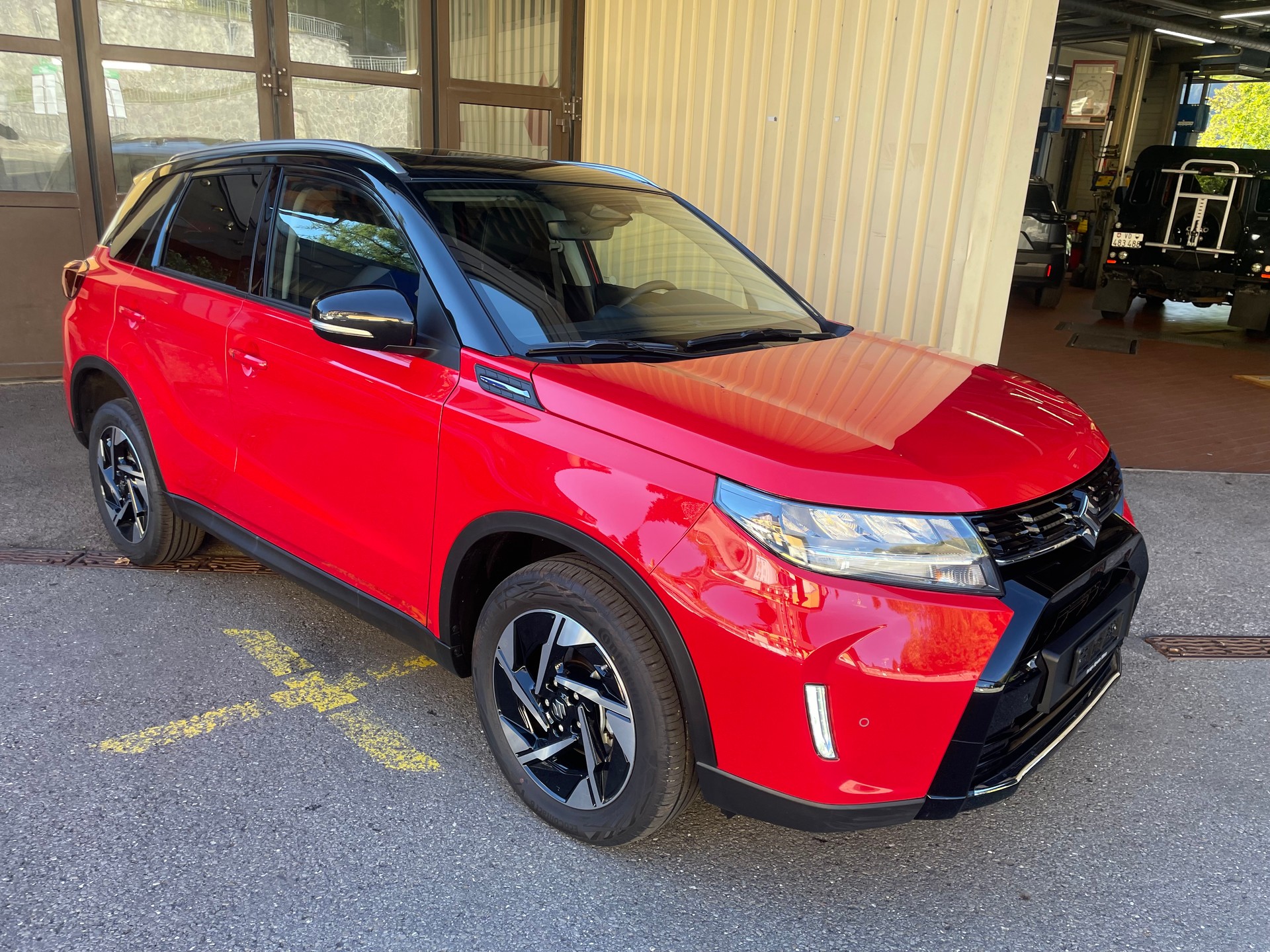 SUZUKI Vitara 1.4 Boosterjet Compact Top 4x4 Hybrid Automatic-image-2