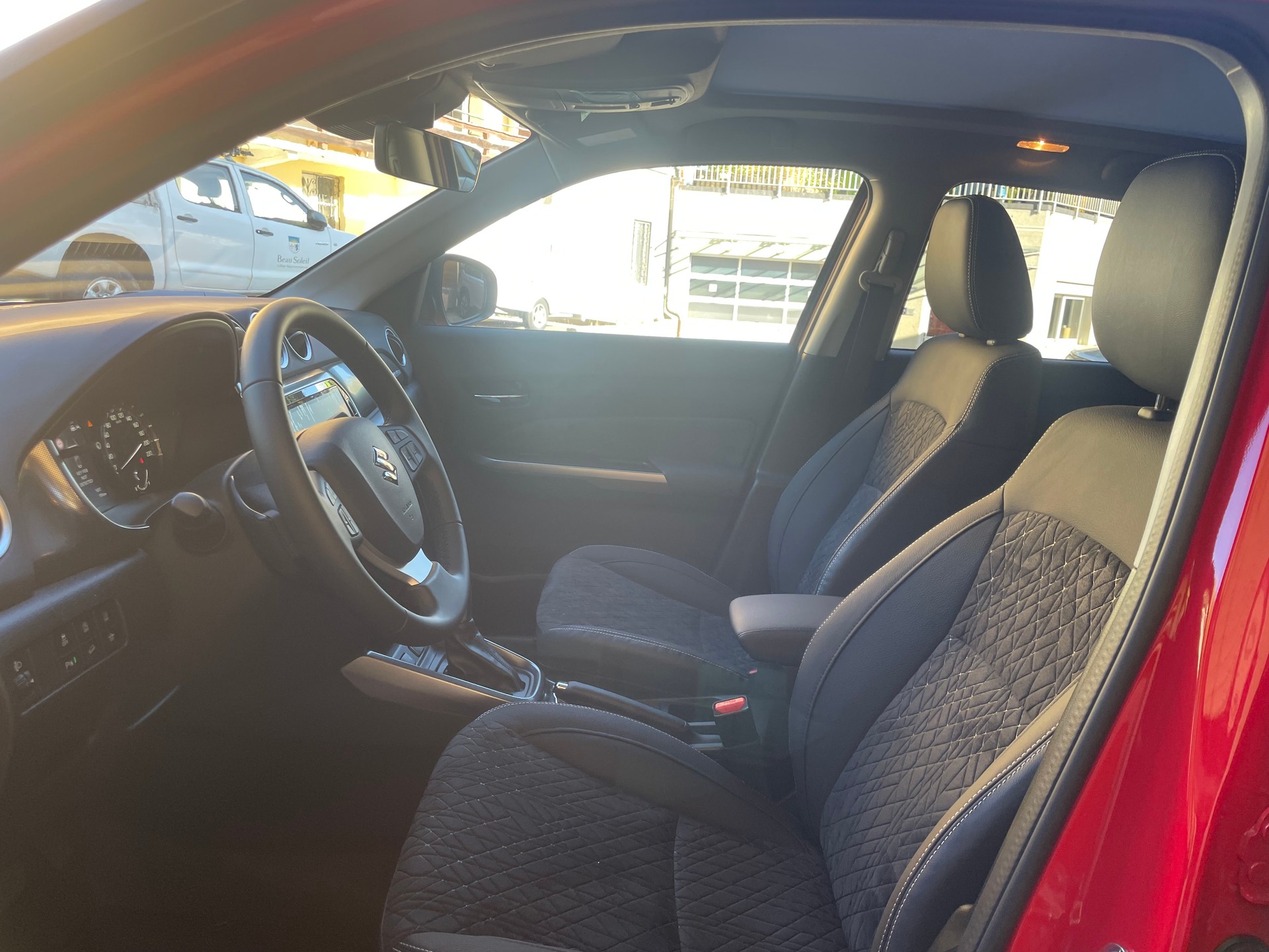 SUZUKI Vitara 1.4 Boosterjet Compact Top 4x4 Hybrid Automatic-image-8