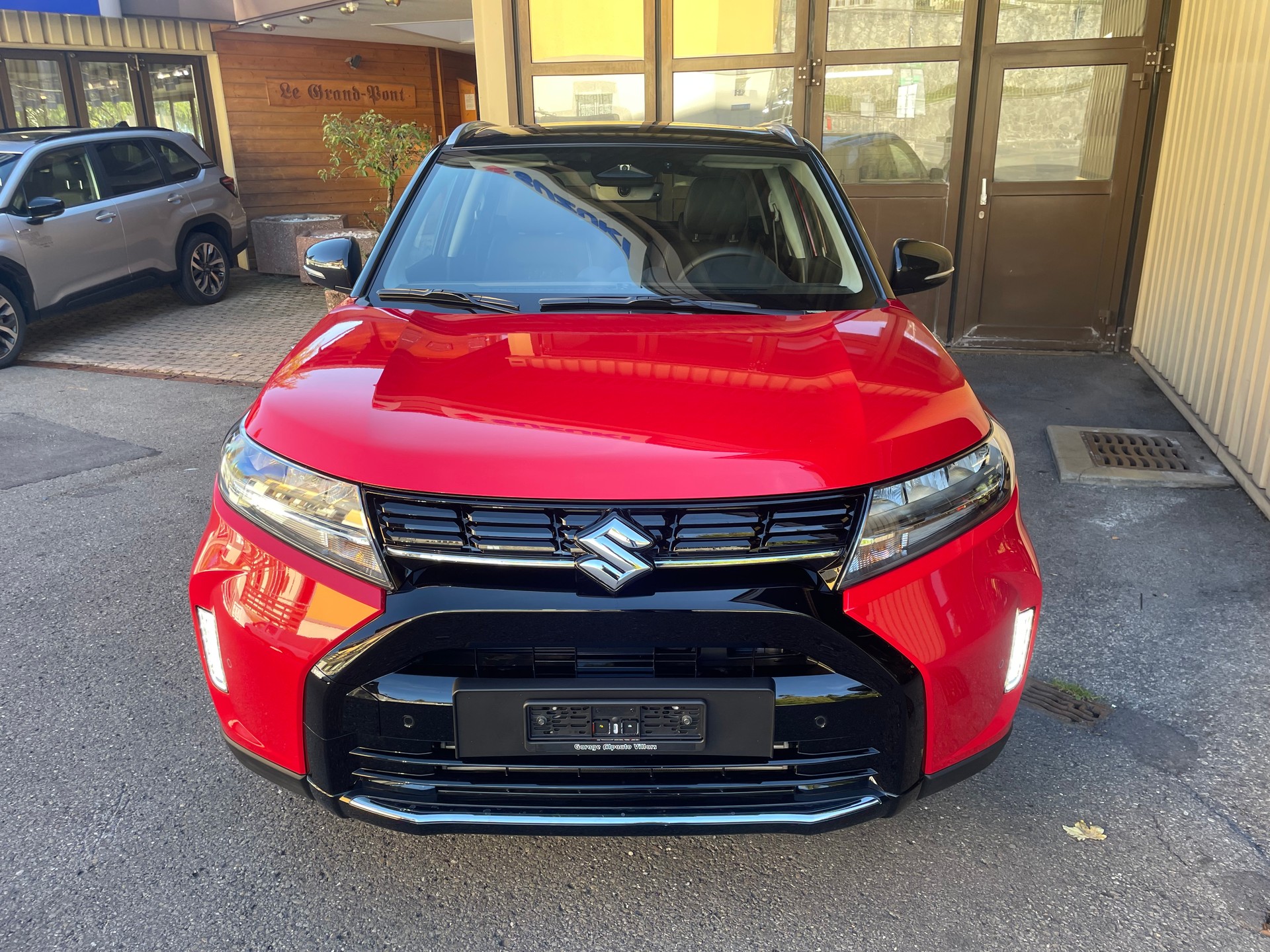 SUZUKI Vitara 1.4 Boosterjet Compact Top 4x4 Hybrid Automatic-image-3
