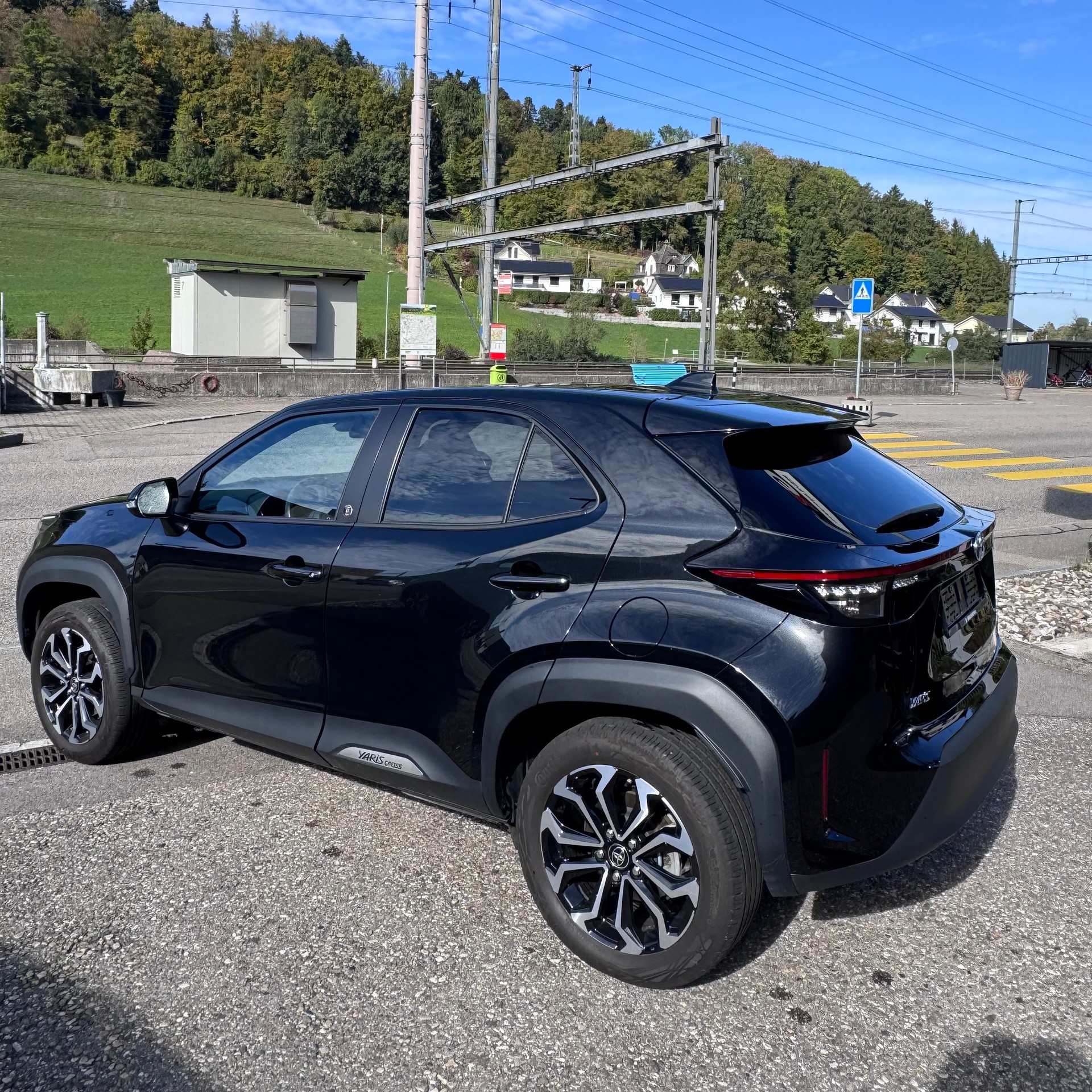 TOYOTA Yaris Cross 1.5 Trend e-CVT AWDi-image-2