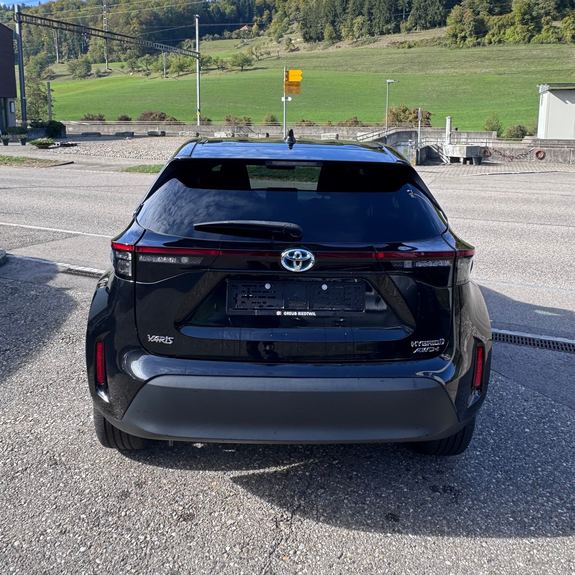 TOYOTA Yaris Cross 1.5 Trend e-CVT AWDi-image-3