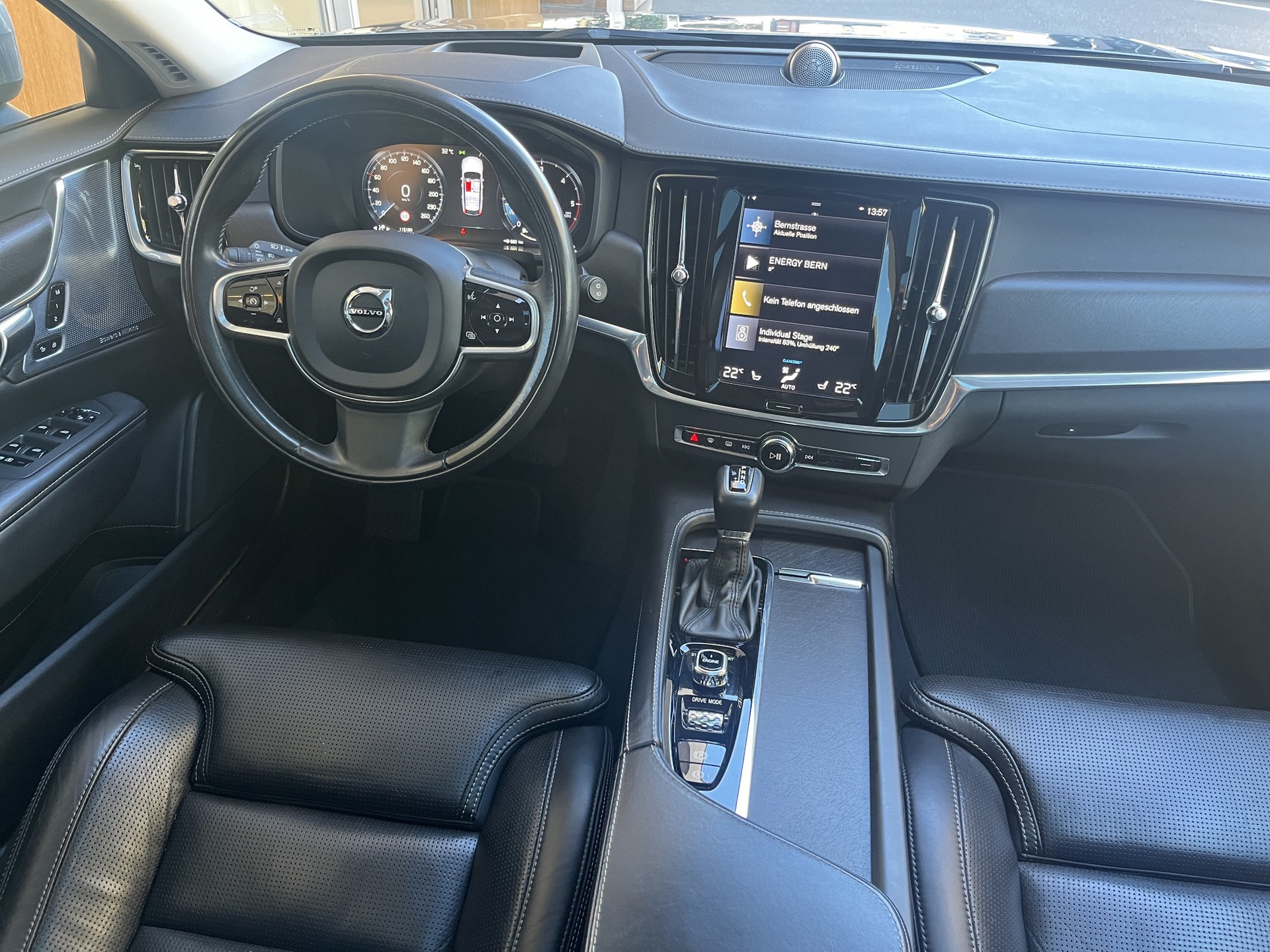 VOLVO V90 Cross Country 2.0 D5 Pro AWD-image-11