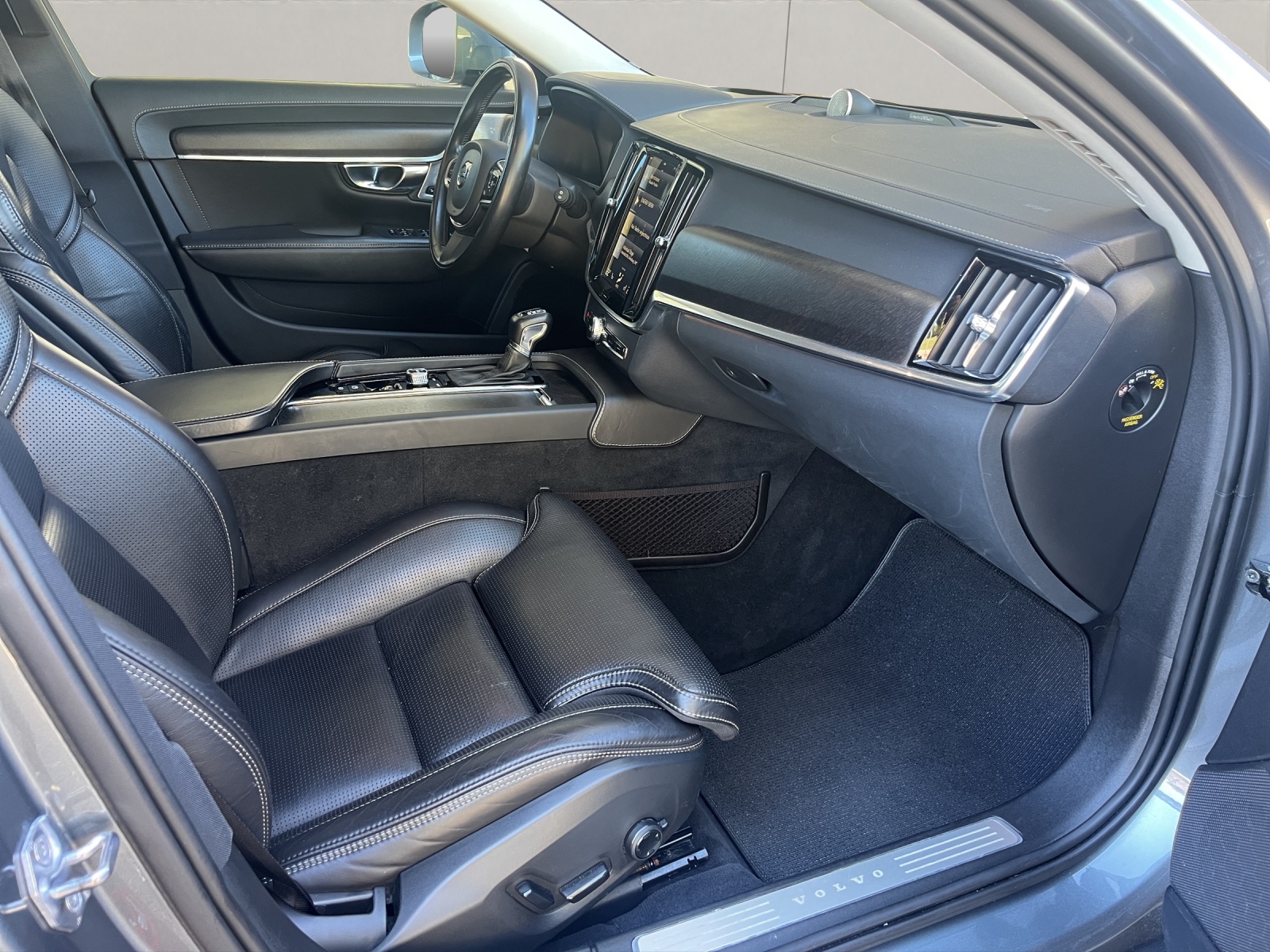 VOLVO V90 Cross Country 2.0 D5 Pro AWD-image-9