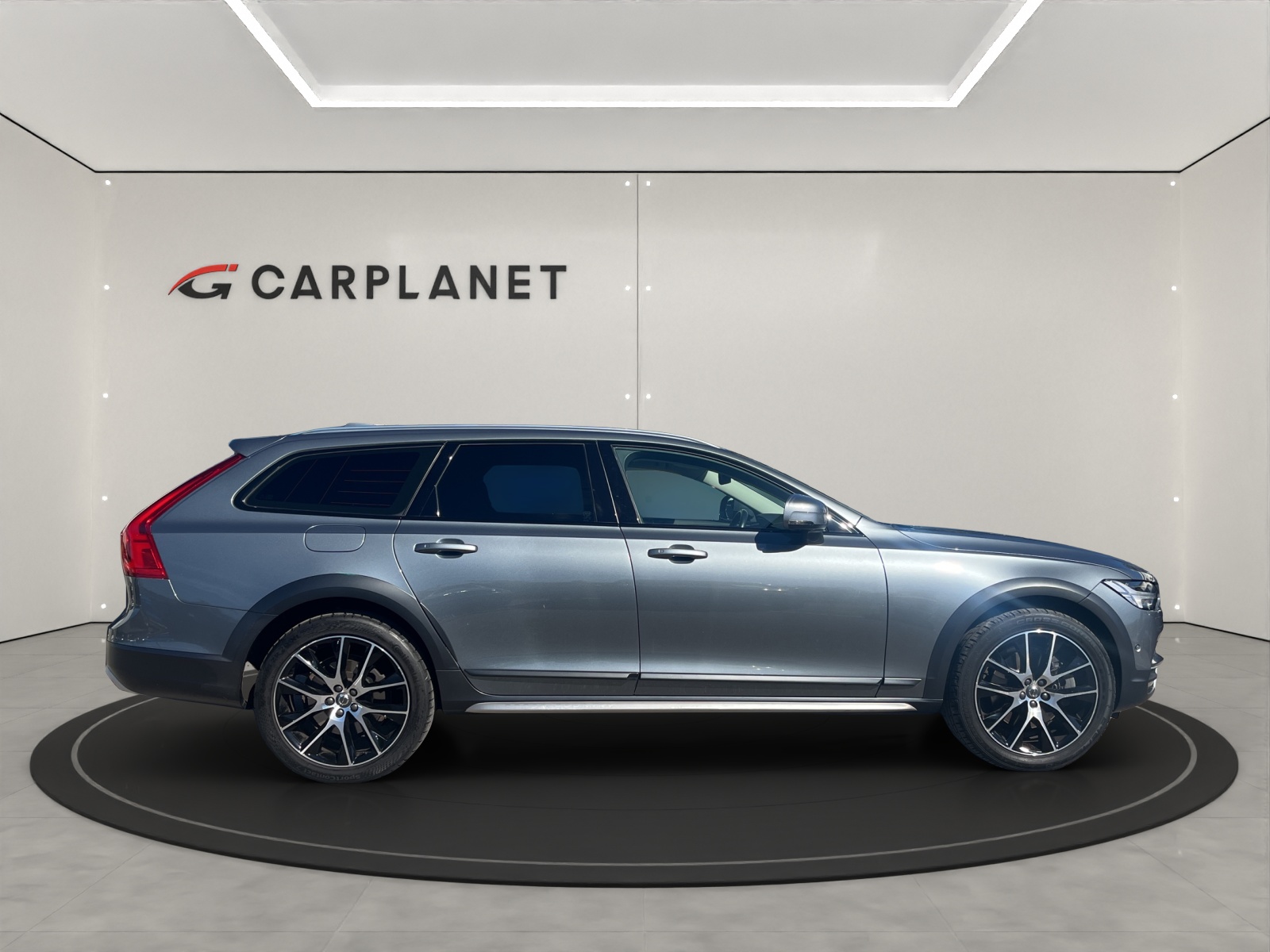 VOLVO V90 Cross Country 2.0 D5 Pro AWD-image-2
