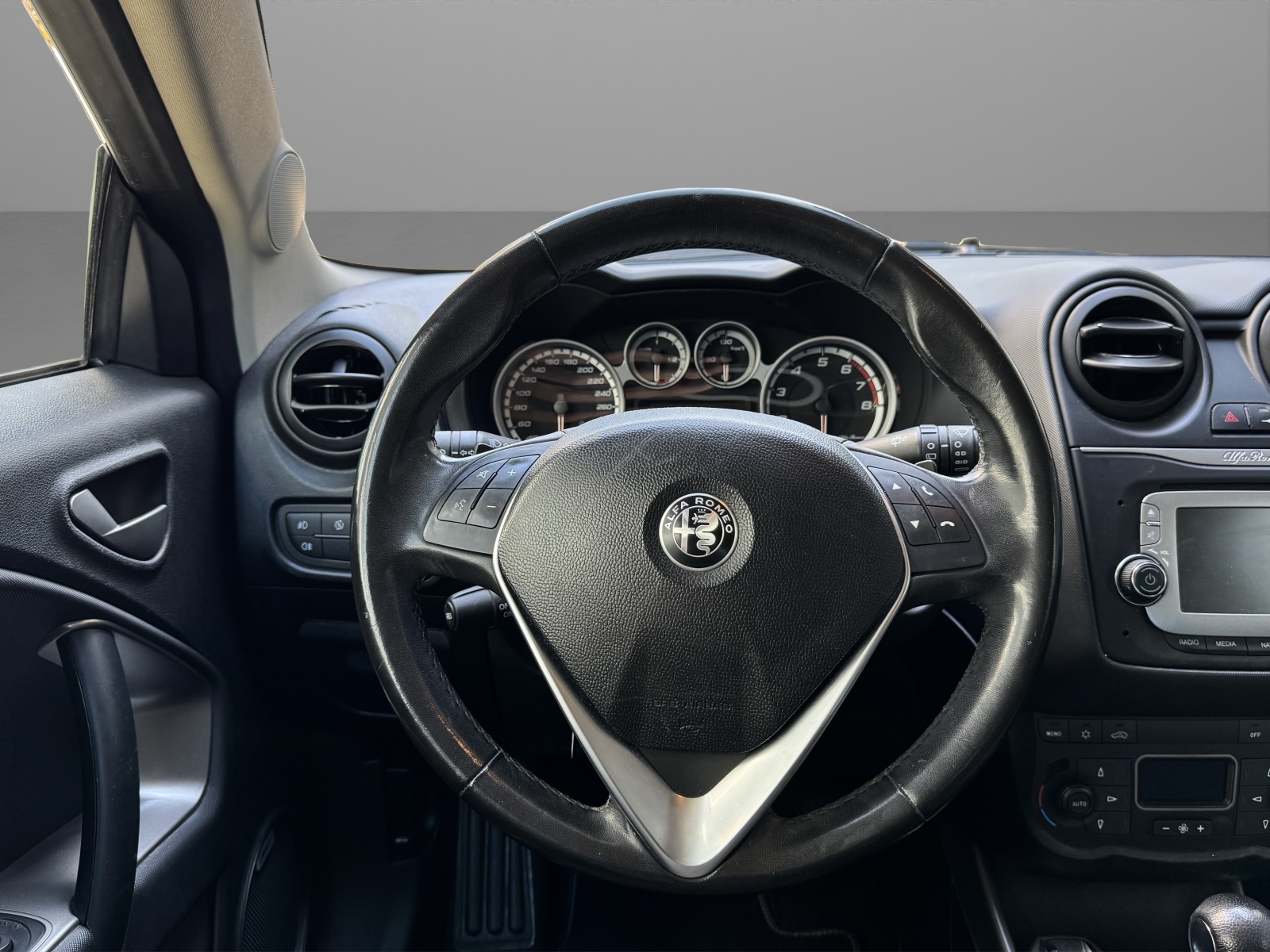 ALFA ROMEO MiTo 1.4 TB Distinctive TCT-image-9