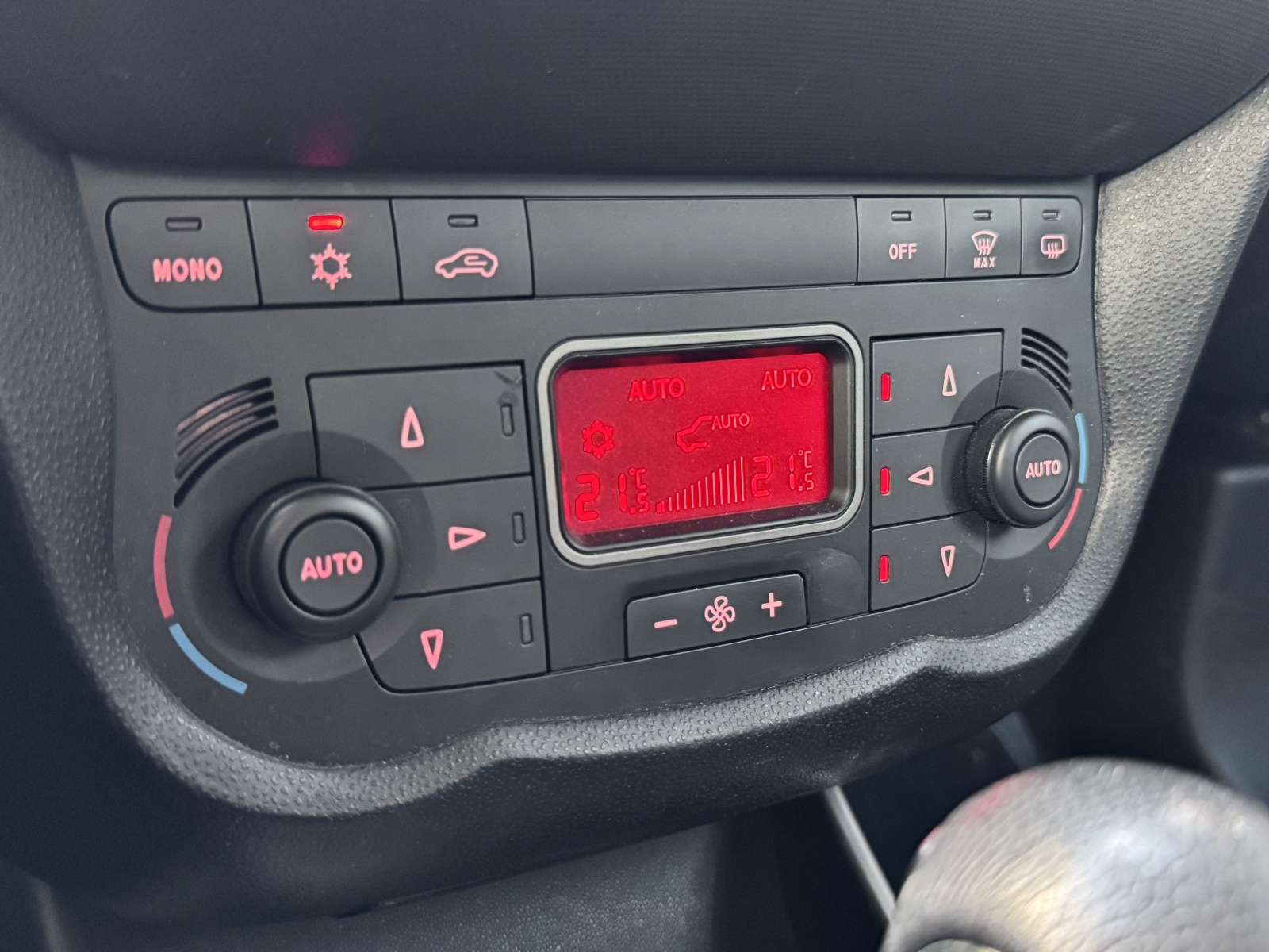 ALFA ROMEO MiTo 1.4 TB Distinctive TCT-image-16
