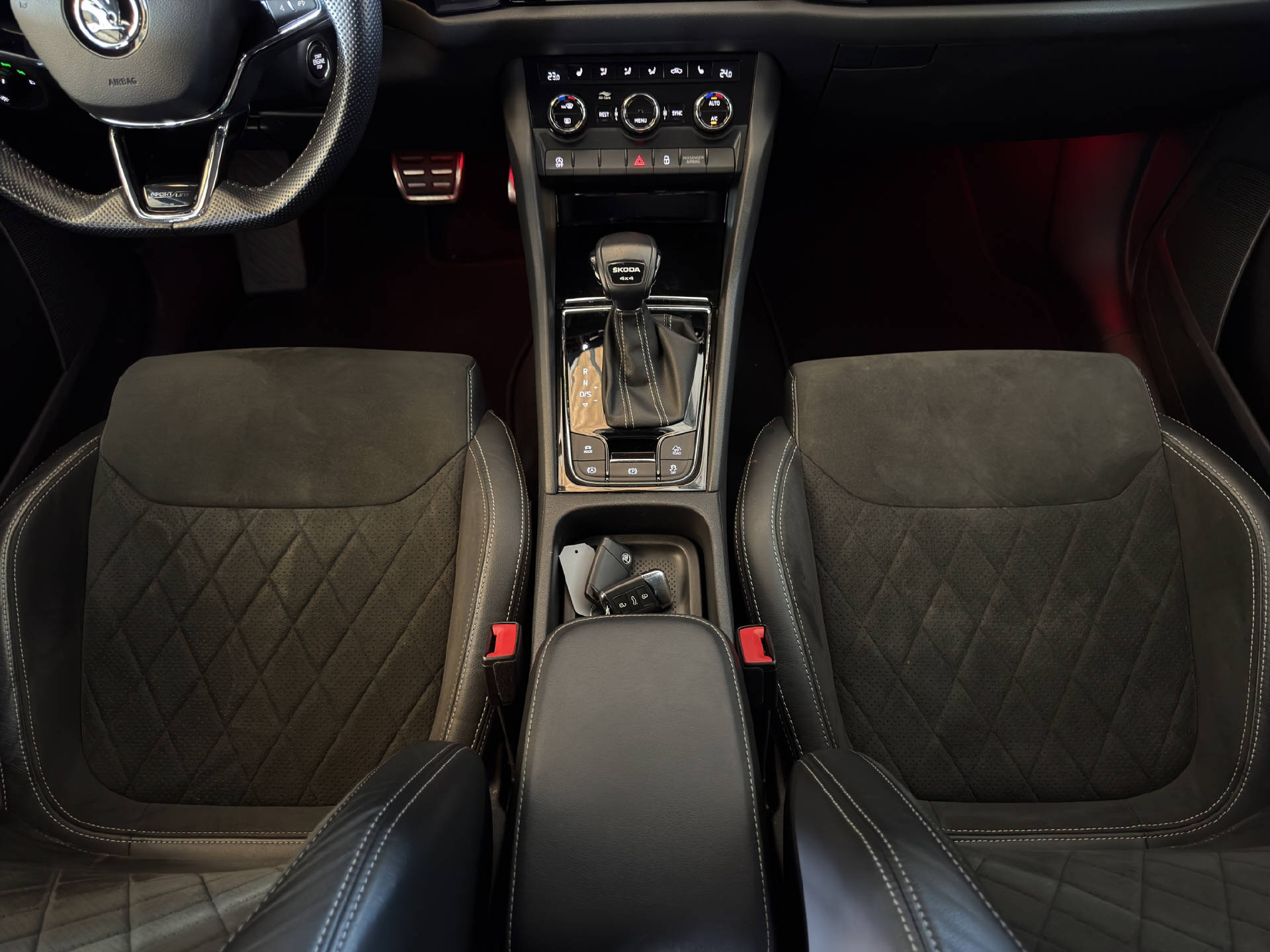 SKODA Kodiaq 2.0 TDI 200 Sportline DSG-image-13