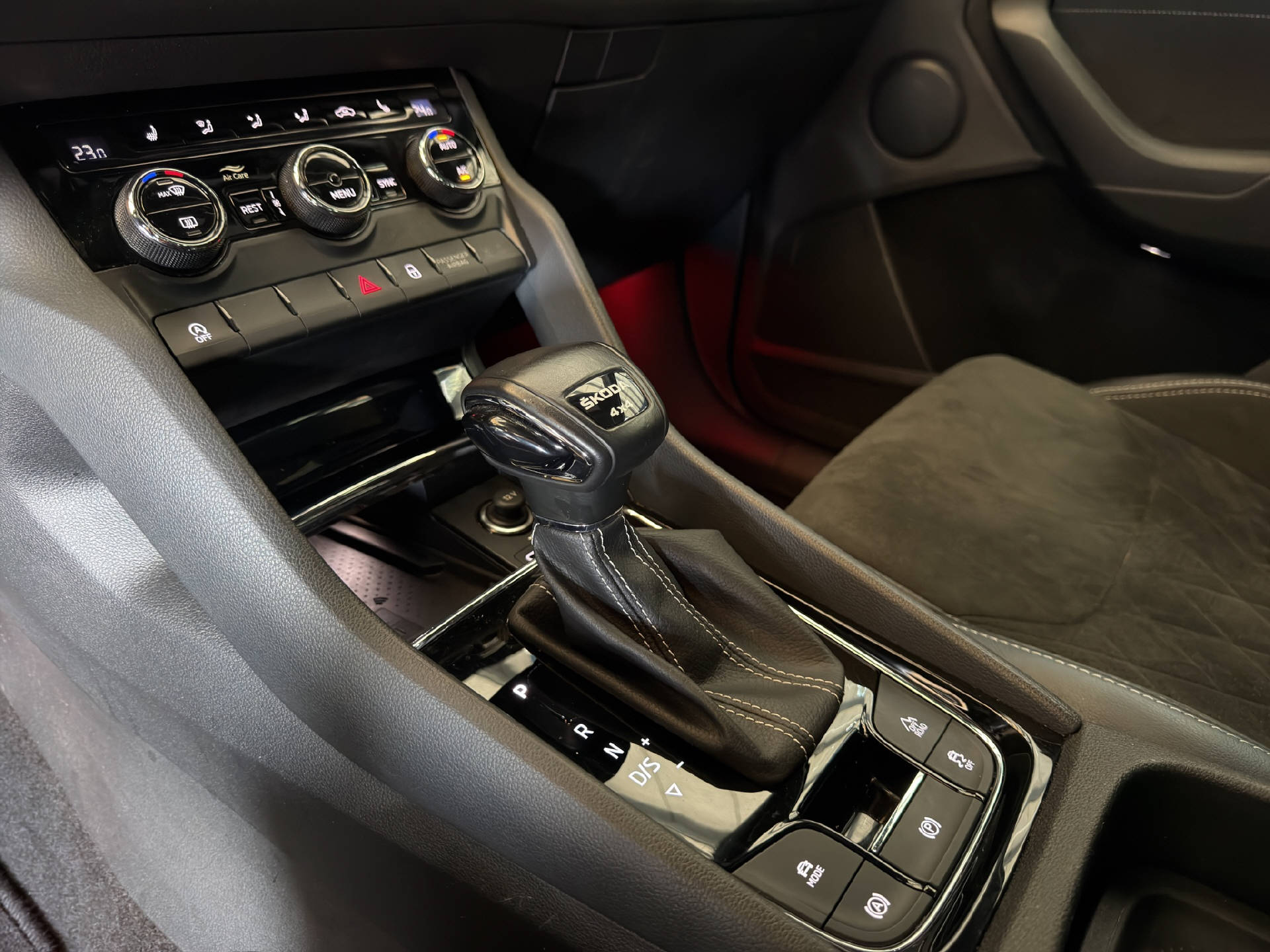 SKODA Kodiaq 2.0 TDI 200 Sportline DSG-image-21