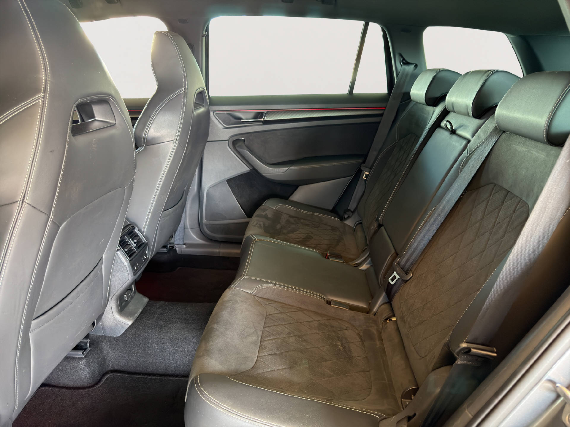 SKODA Kodiaq 2.0 TDI 200 Sportline DSG-image-17