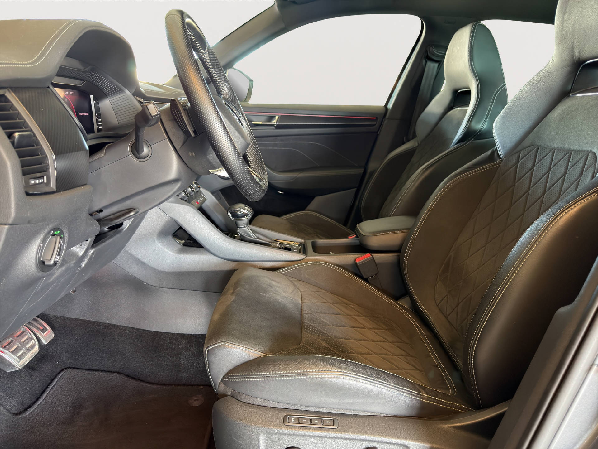 SKODA Kodiaq 2.0 TDI 200 Sportline DSG-image-11