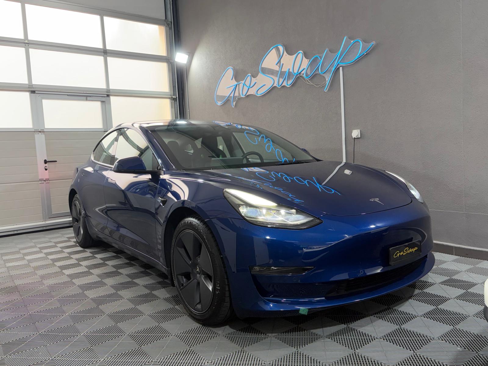TESLA Model 3 Long Range Dual Motor AWD-showroom-element-2
