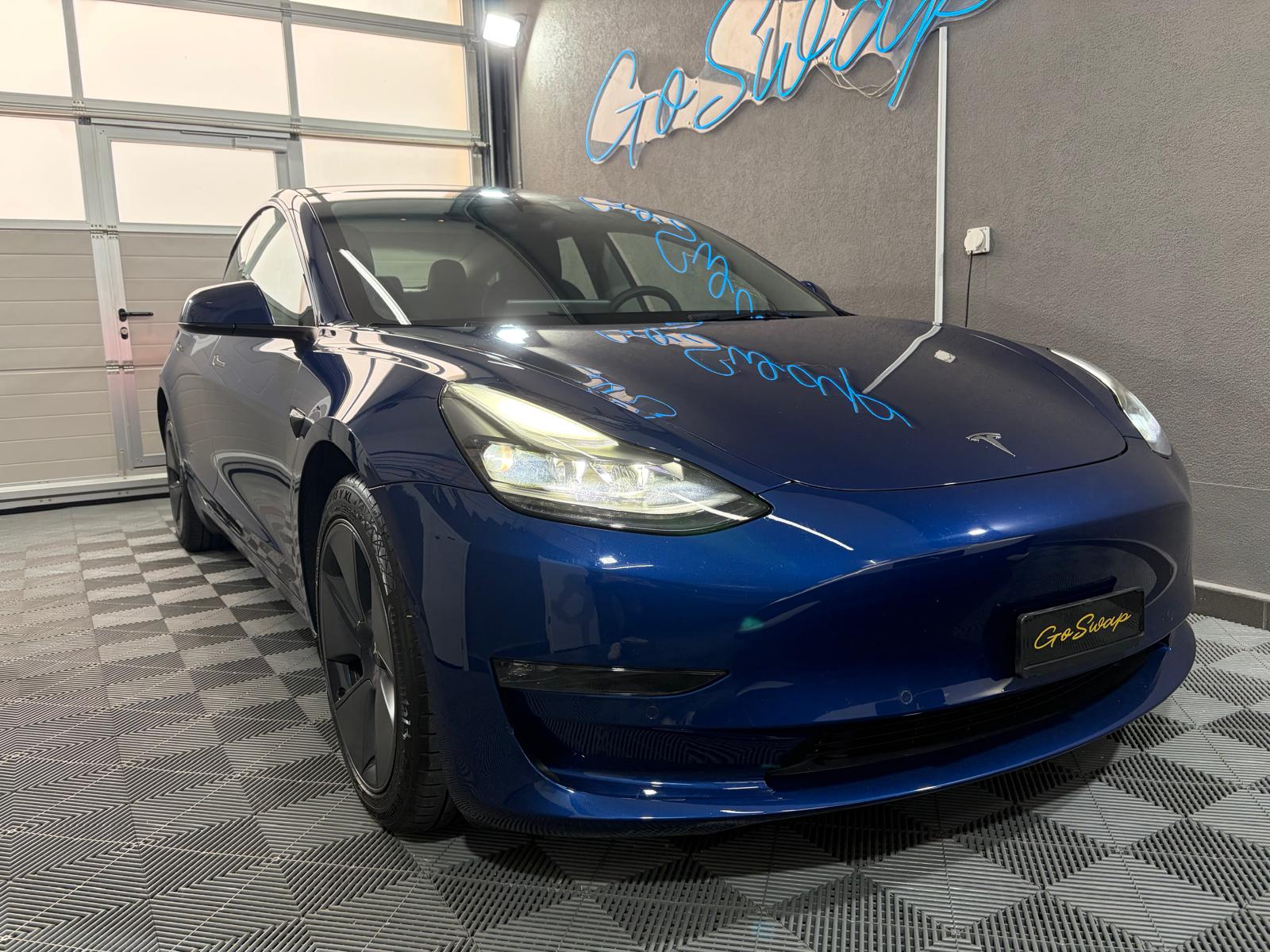 TESLA Model 3 Long Range Dual Motor AWD-showroom-element-3