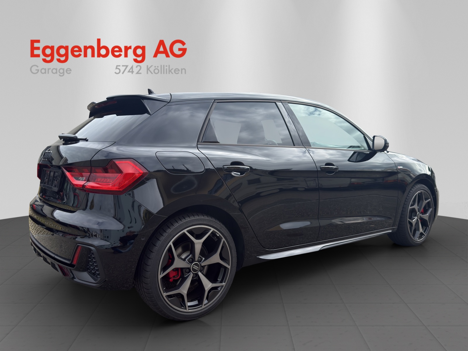 AUDI A1 Sportback 40 TFSI S Line S-tronic, Mythosschwarz Metallic-image-2