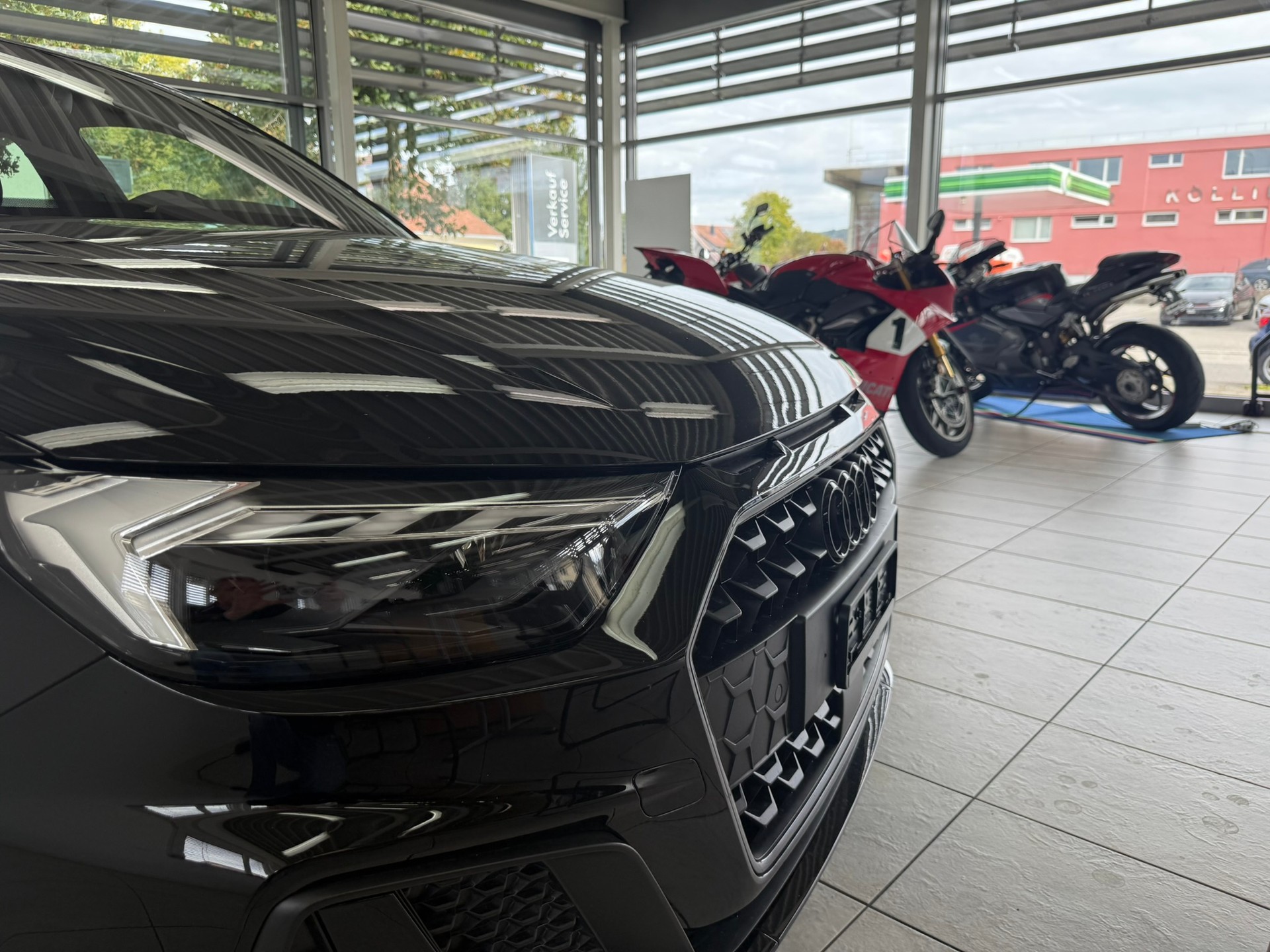 AUDI A1 Sportback 40 TFSI S Line S-tronic, Mythosschwarz Metallic-image-23
