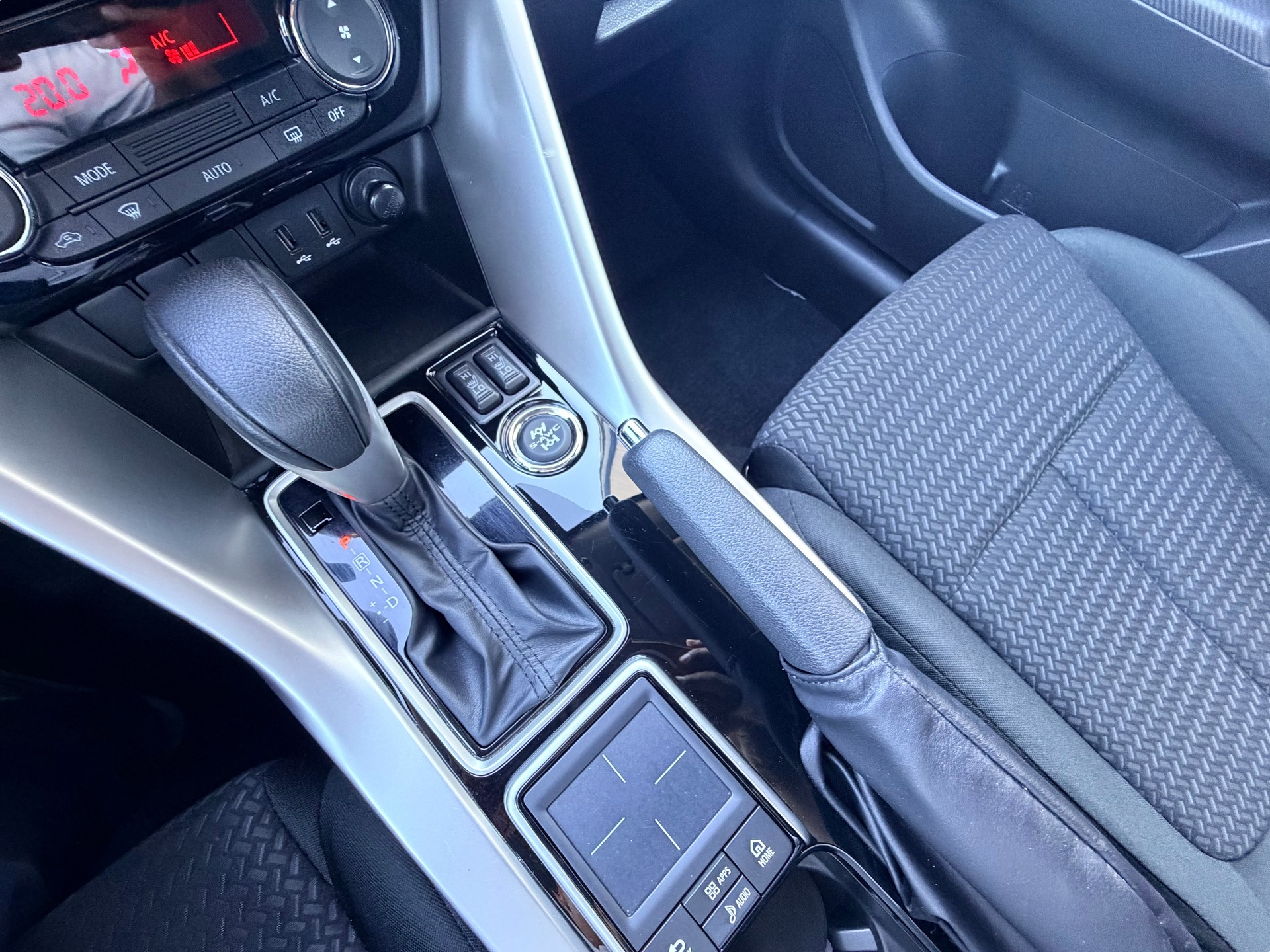MITSUBISHI Eclipse Cross 1.5 T-Mivec Value 4WD CVT-image-15