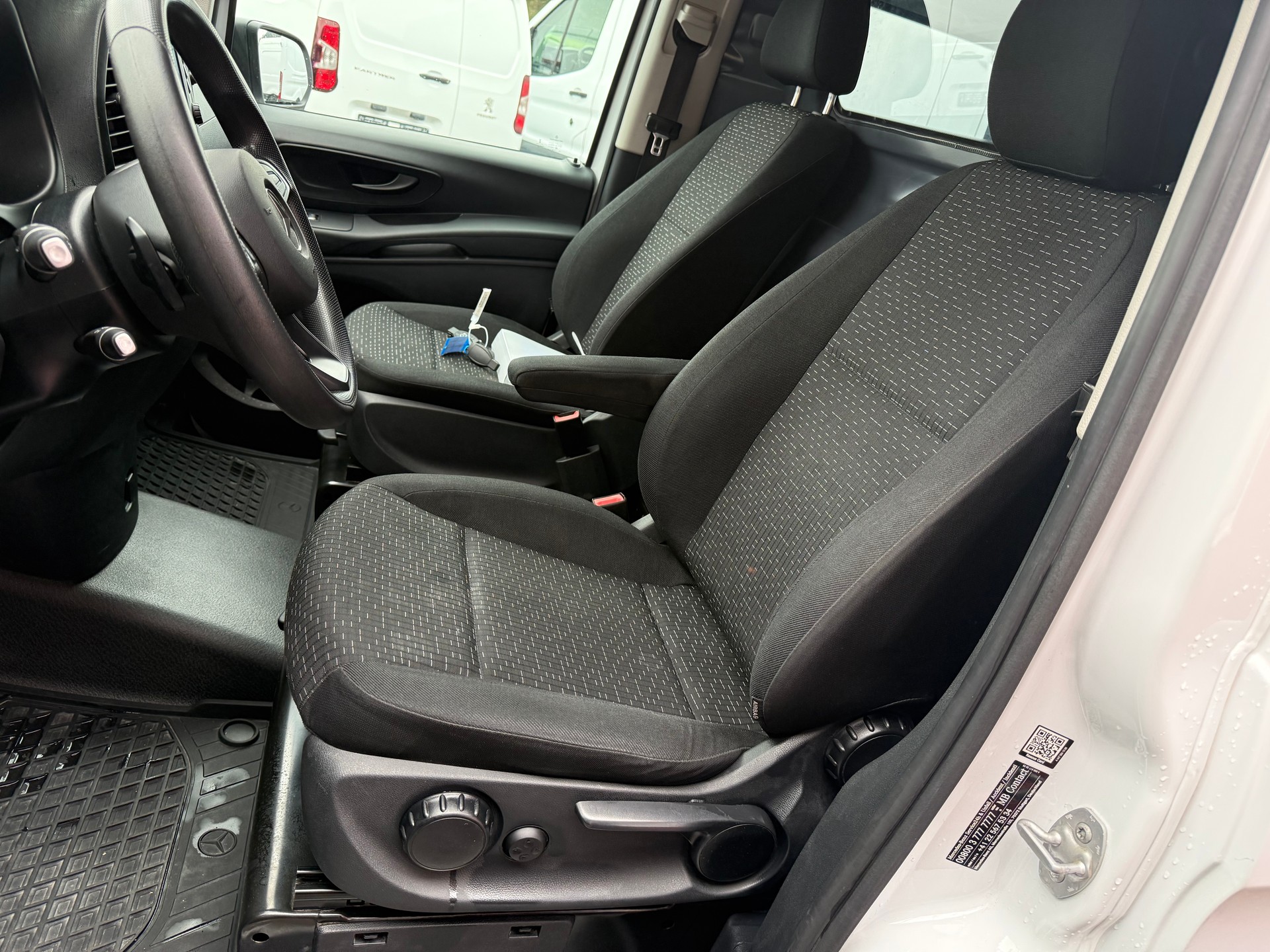 MERCEDES-BENZ Vito 114 CDI 9G-Tronic 4M Base-image-4