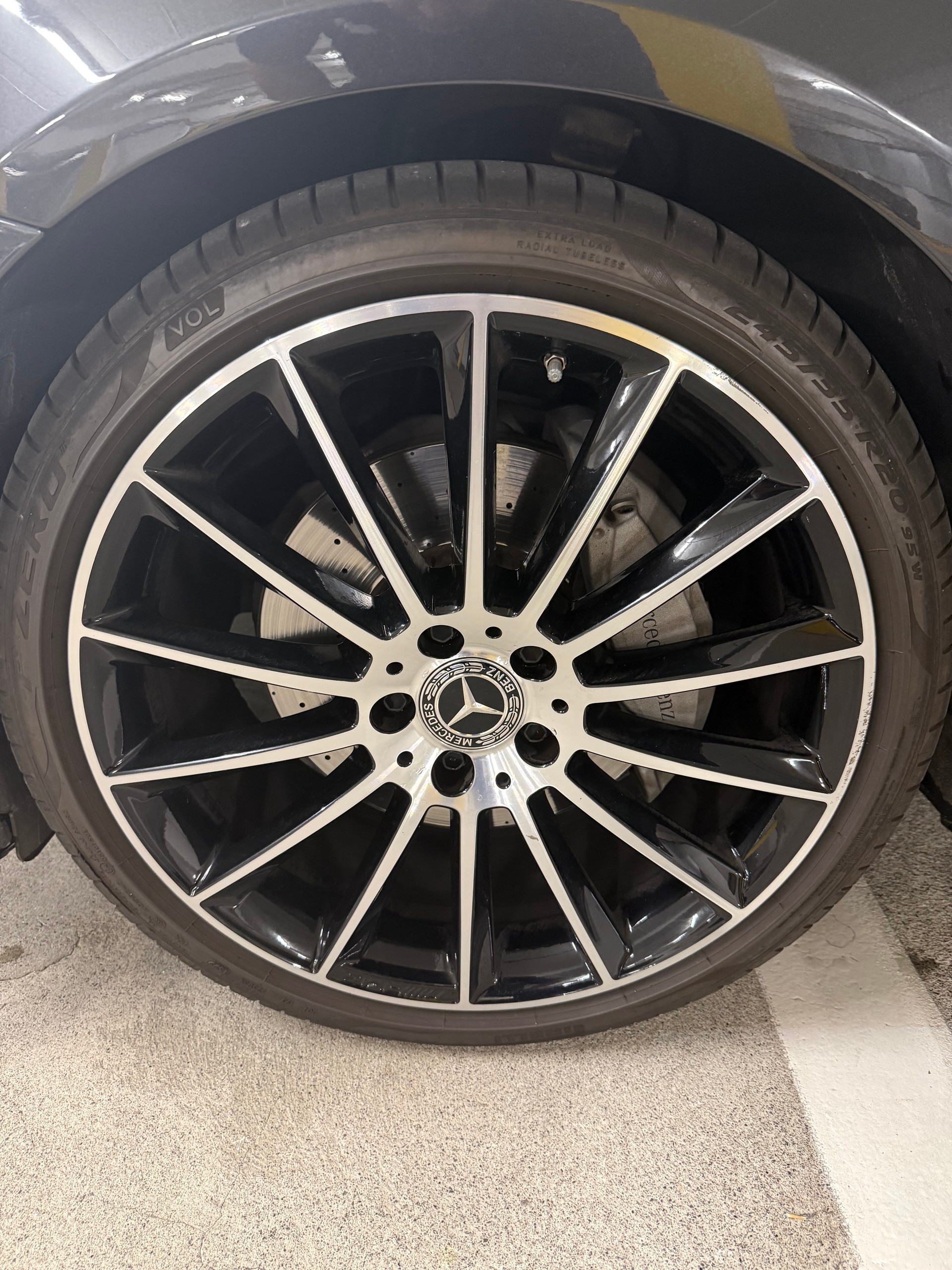 MERCEDES-BENZ E 220 d Swiss Star AMG Line 4matic-image-5