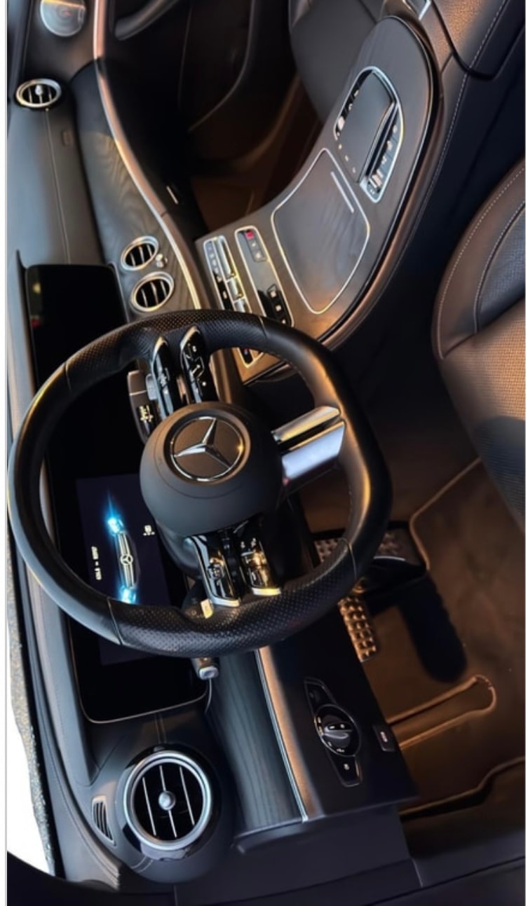 MERCEDES-BENZ E 220 d Swiss Star AMG Line 4matic-image-4