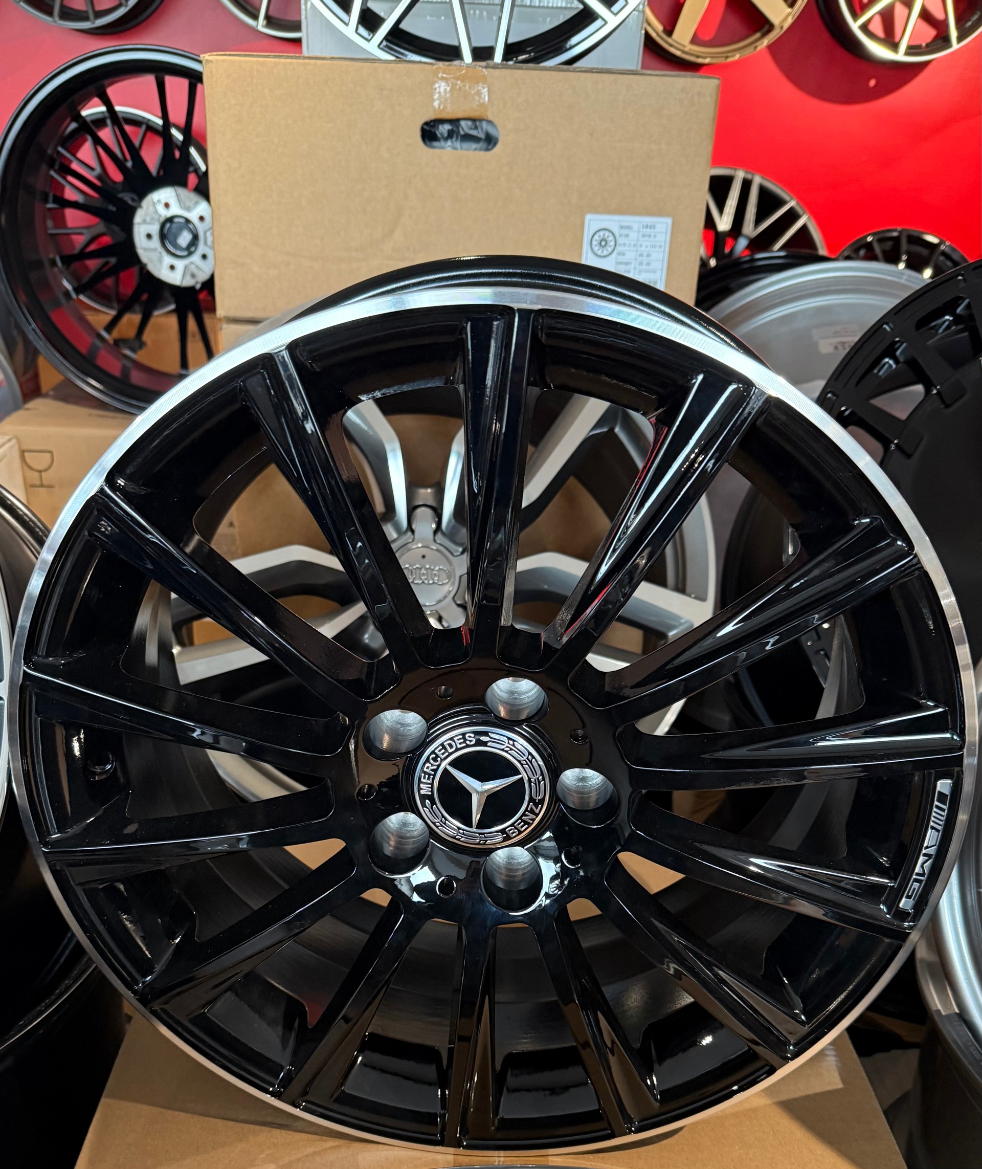 MERCEDES-BENZ E 220 d AMG Line 4matic-image-9
